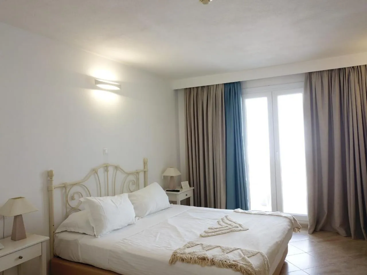 Bed in Saint George Hotel