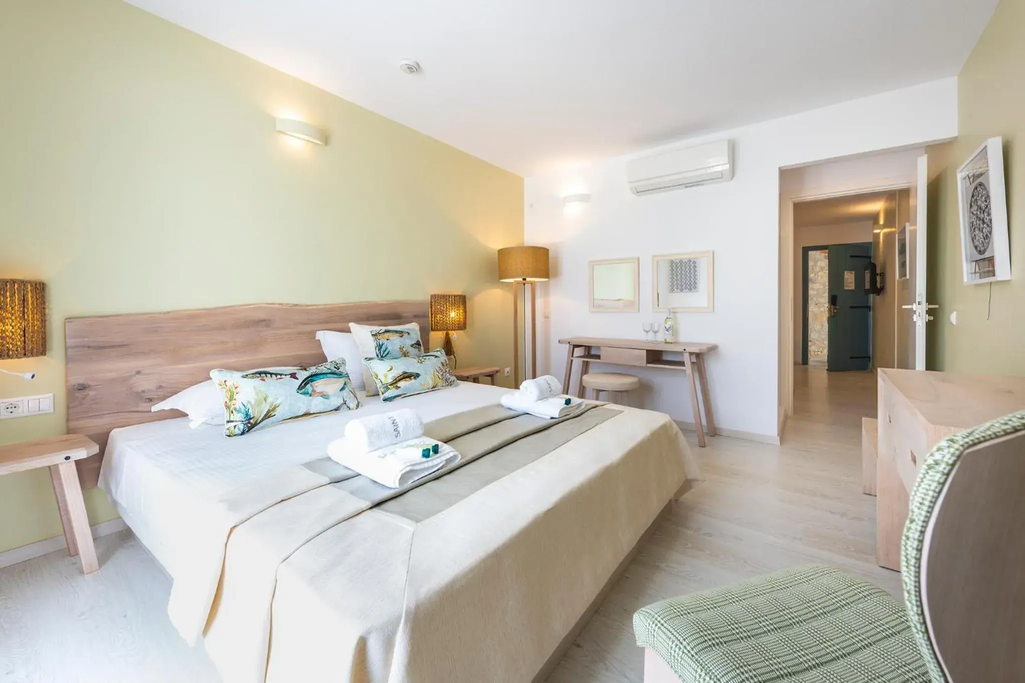 Bed in Saint George Hotel Bed in Saint George Hotel