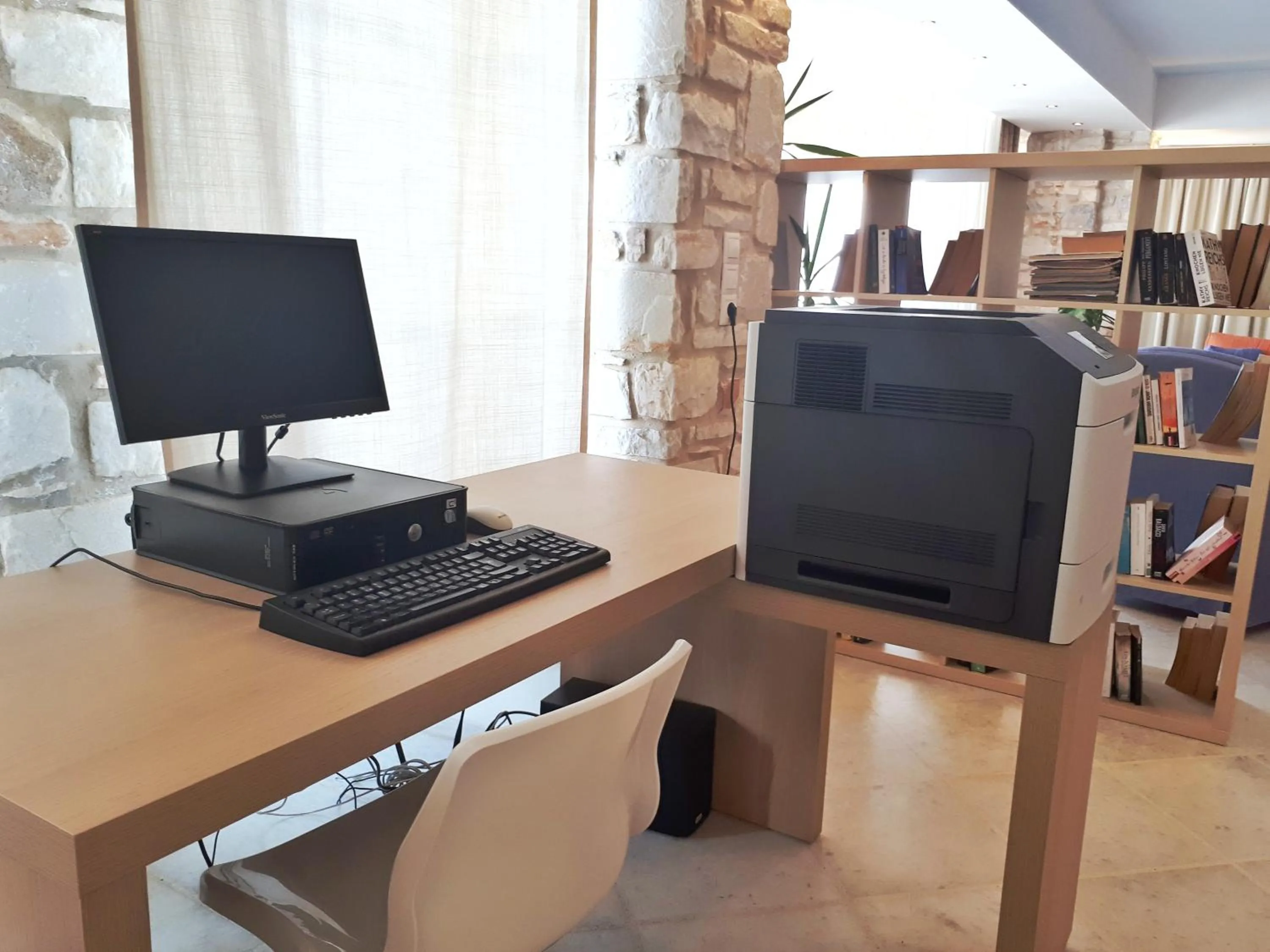 Communal lounge/ TV room in Saint George Hotel