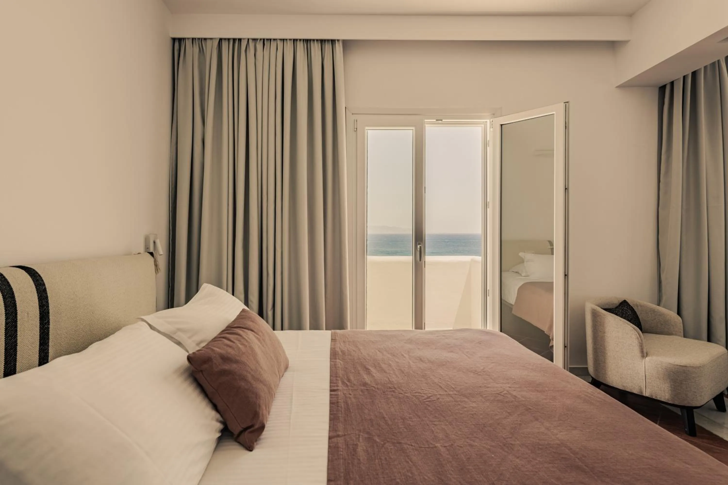 Bed in Saint George Hotel