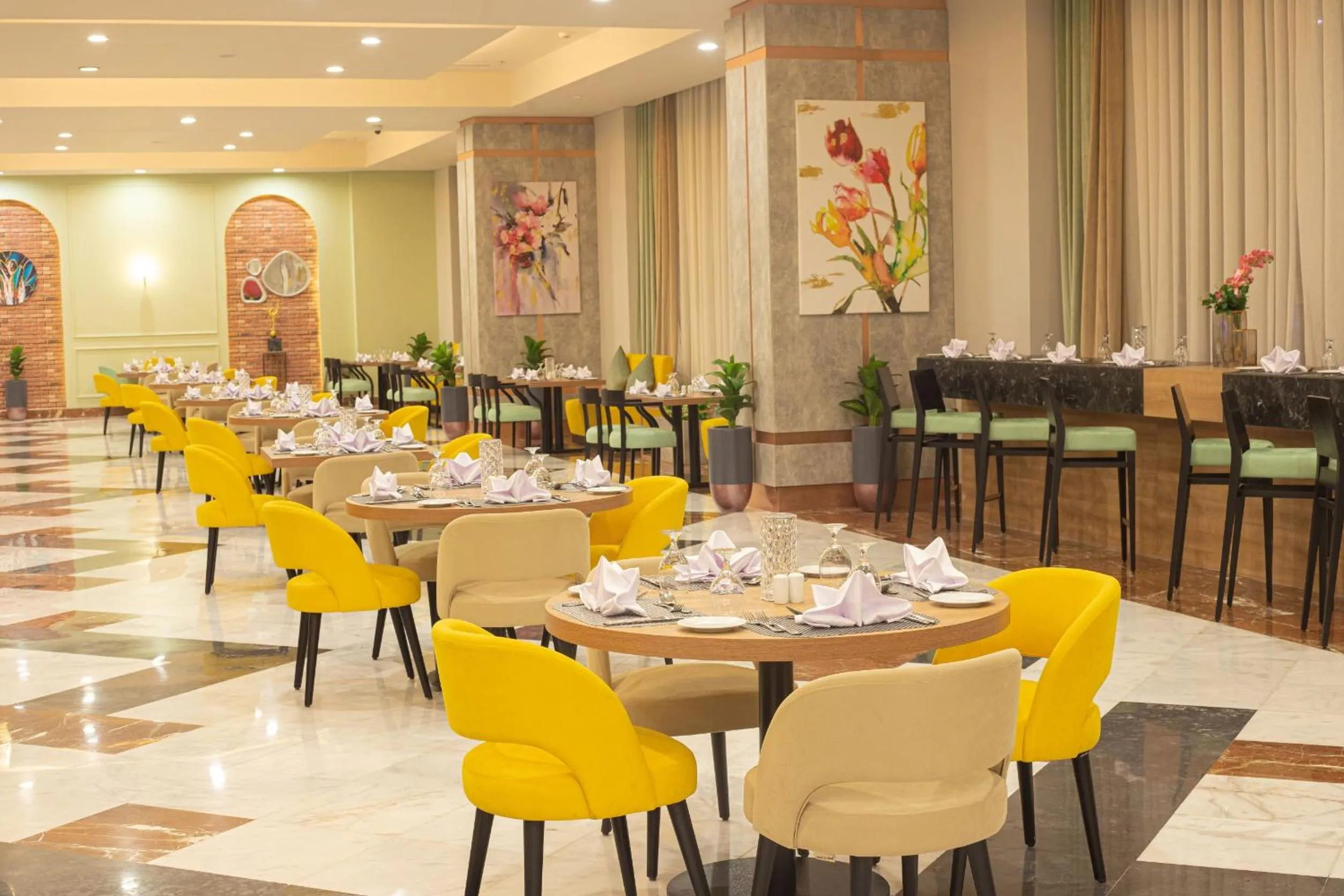 Restaurant/places to eat in Tolip Olympic International City