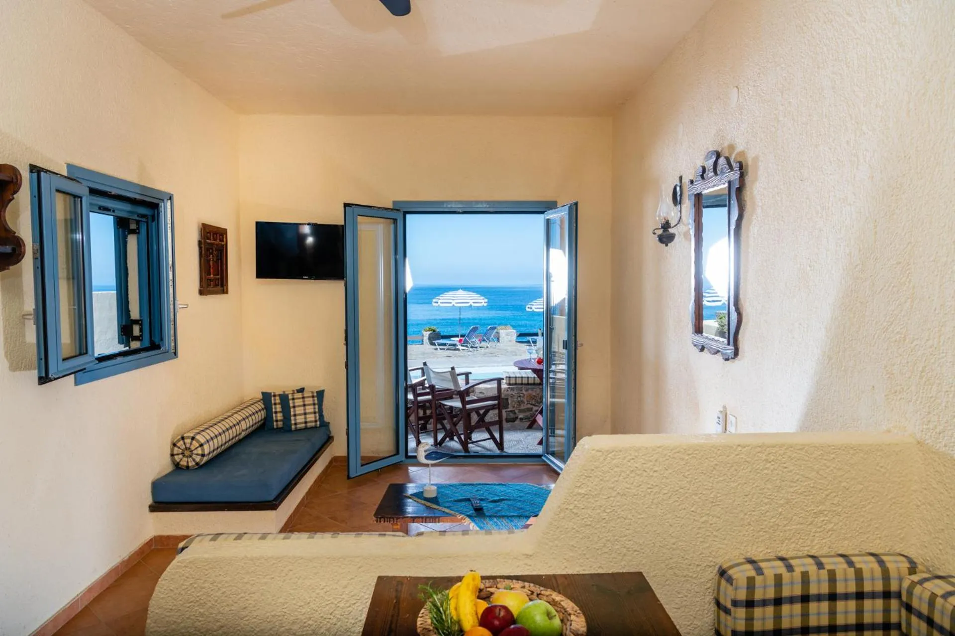 TV and multimedia in Porto Sisi Hotel Apartments