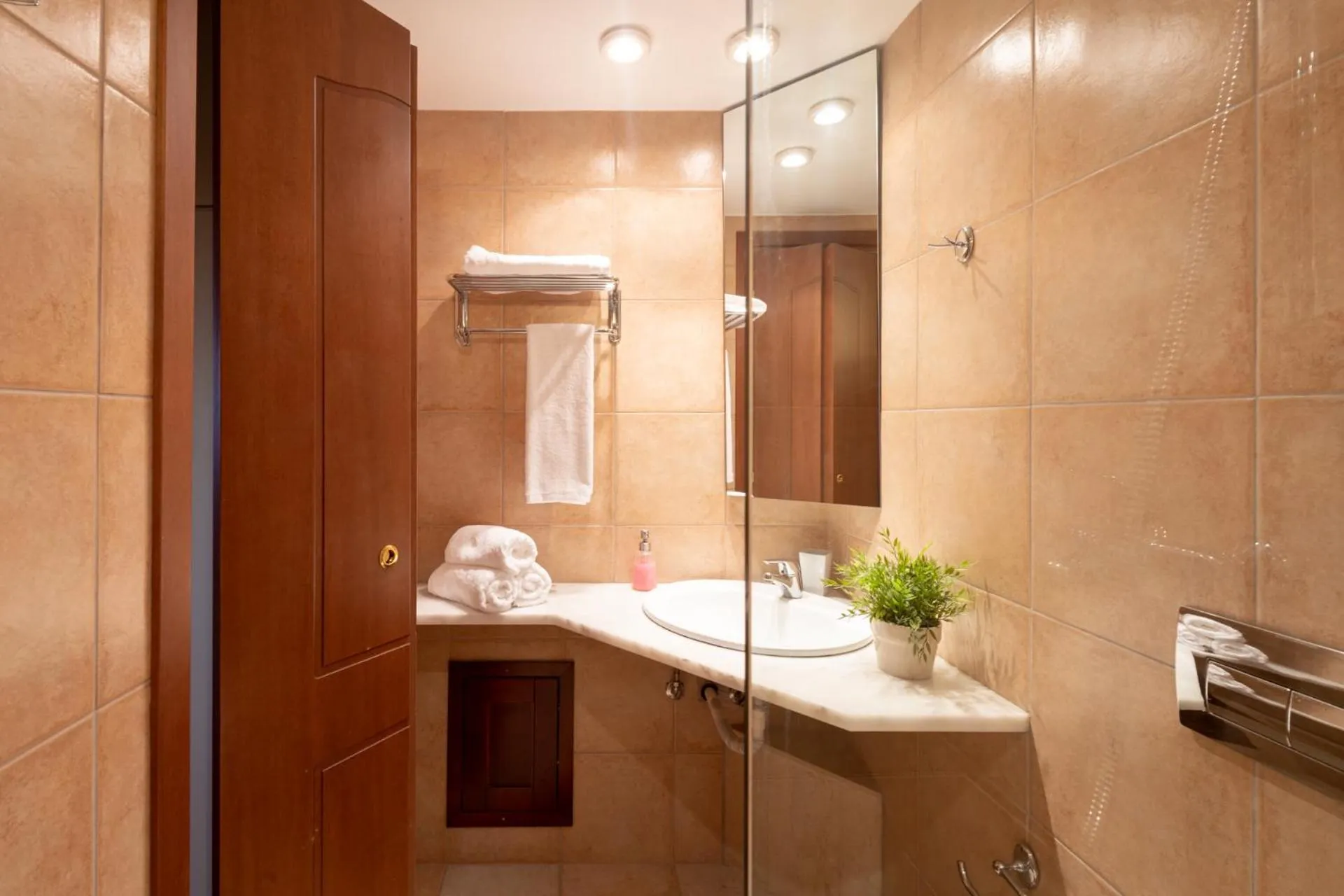 Shower in Porto Sisi Hotel Apartments