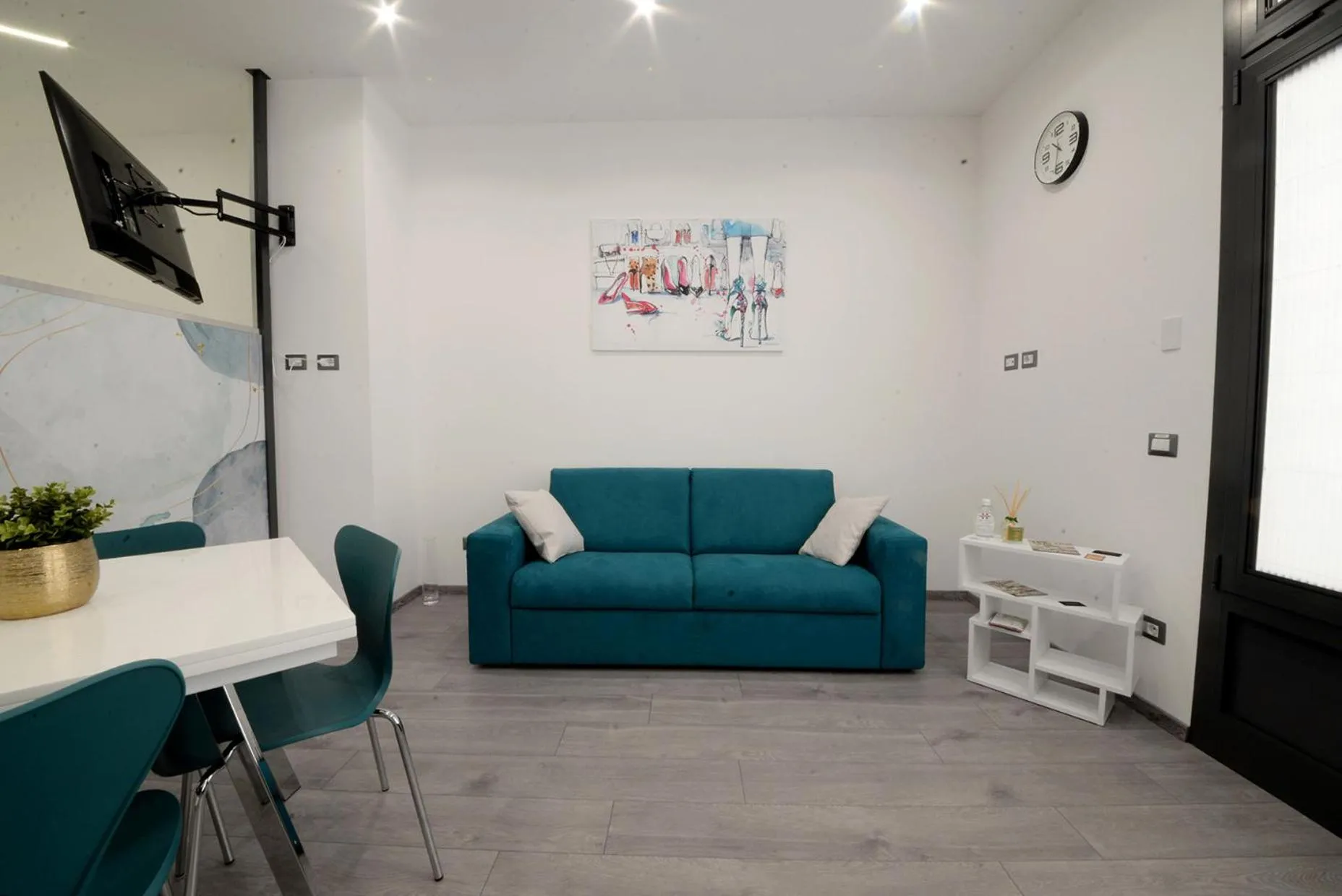 Living room in San Saba Street Apartment 52