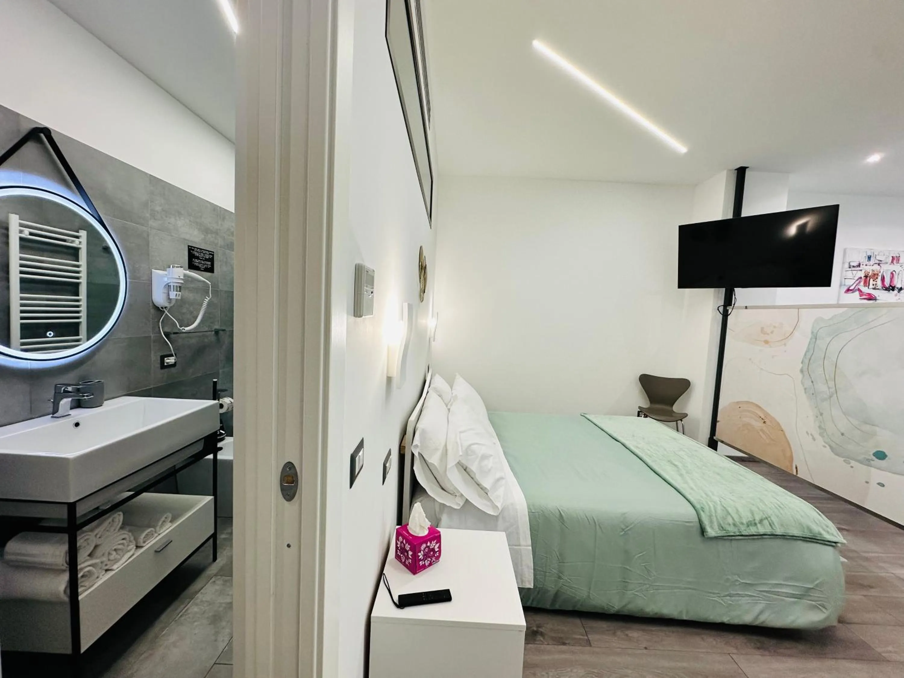 Bed in San Saba Street Apartment 52