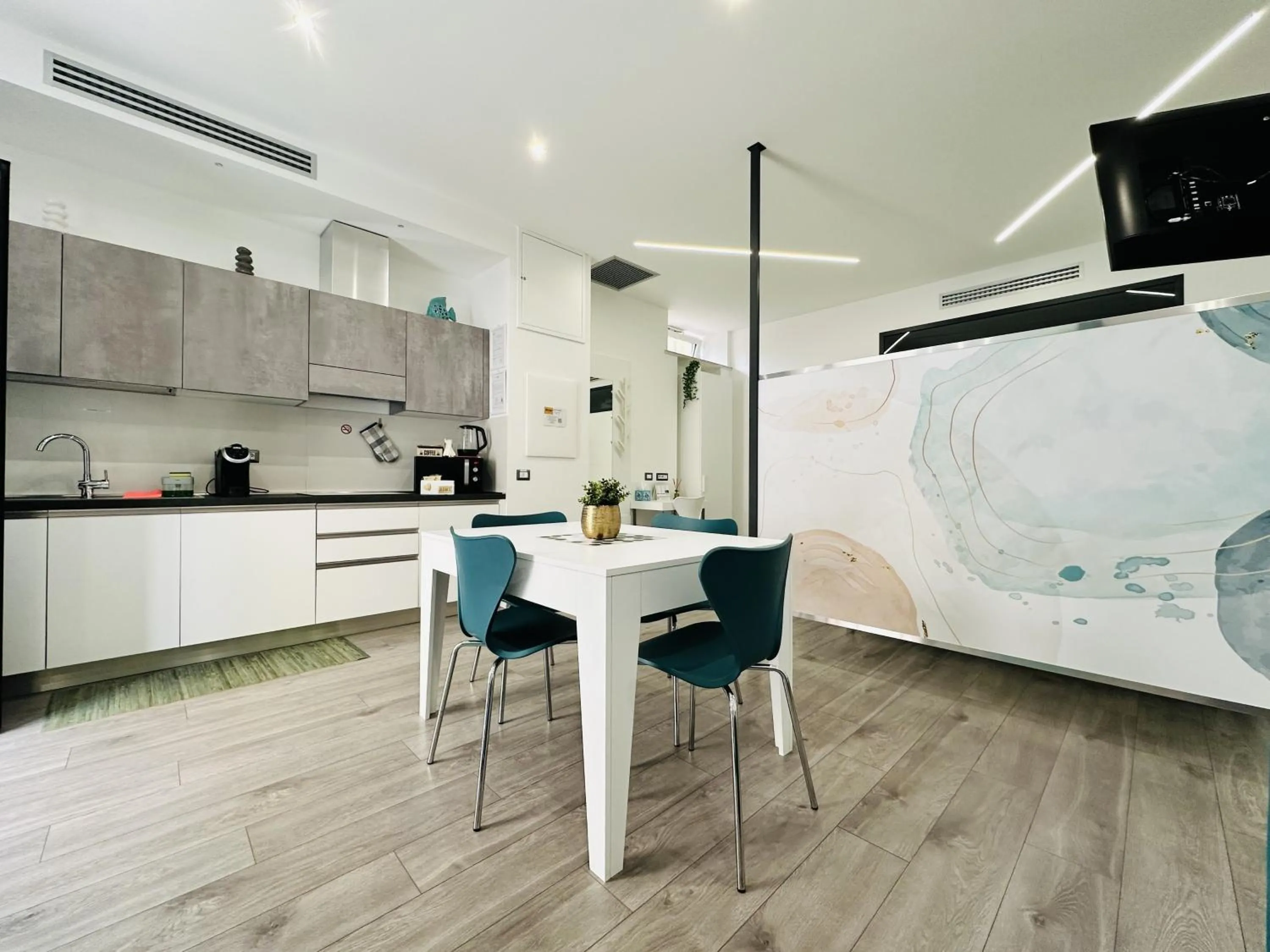 Dining area in San Saba Street Apartment 52