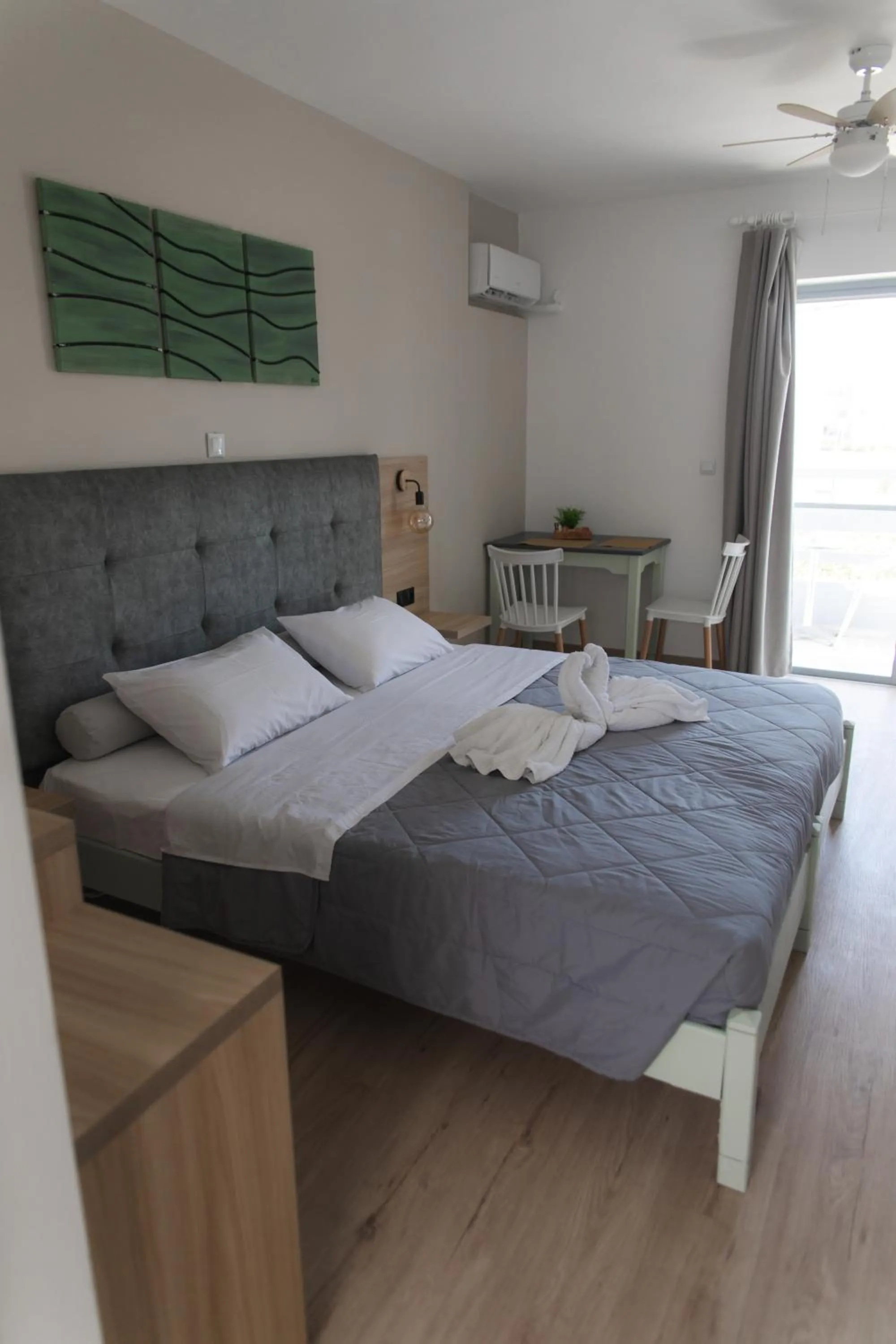 Bed in JP Pool & Apartments