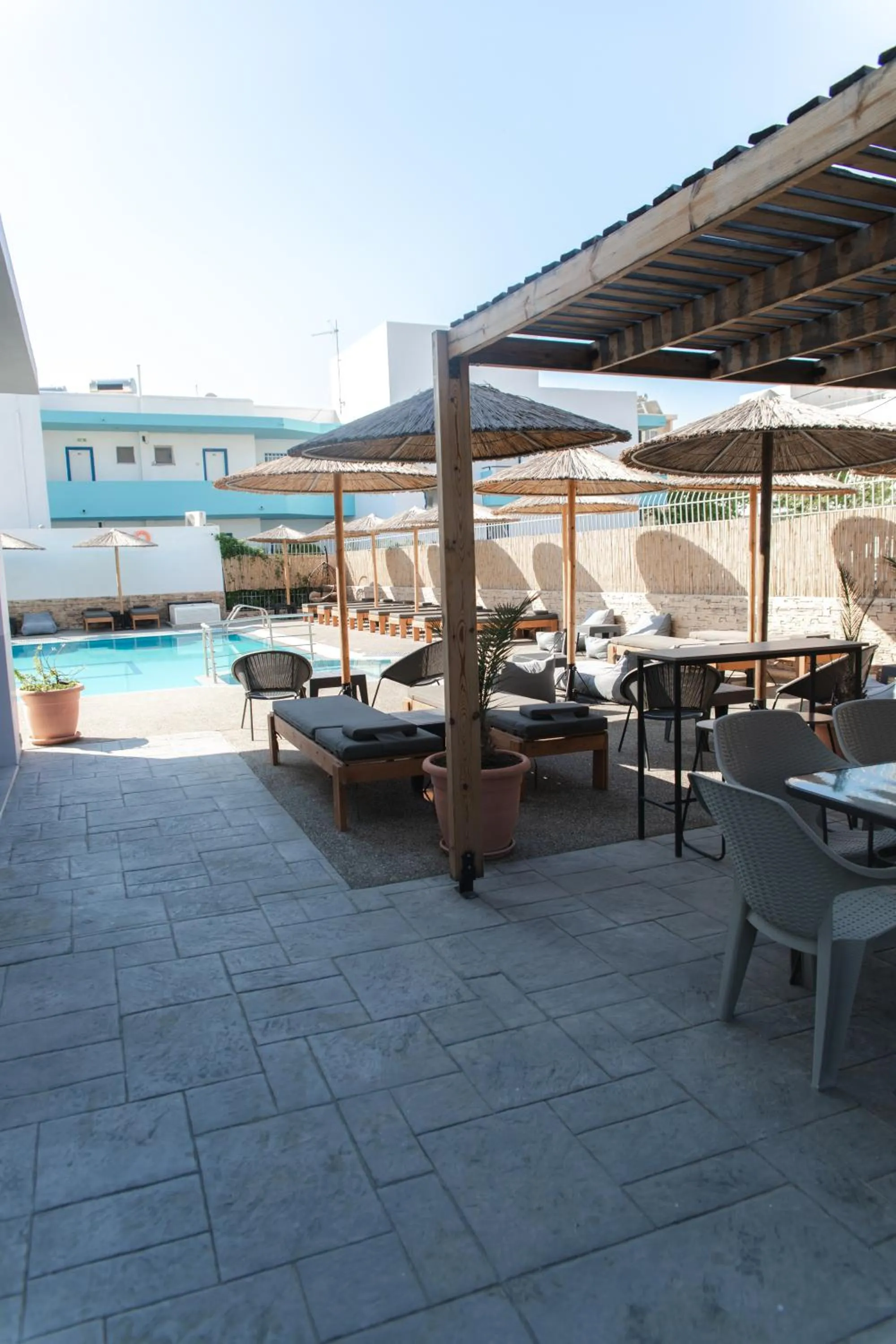 Patio in JP Pool & Apartments