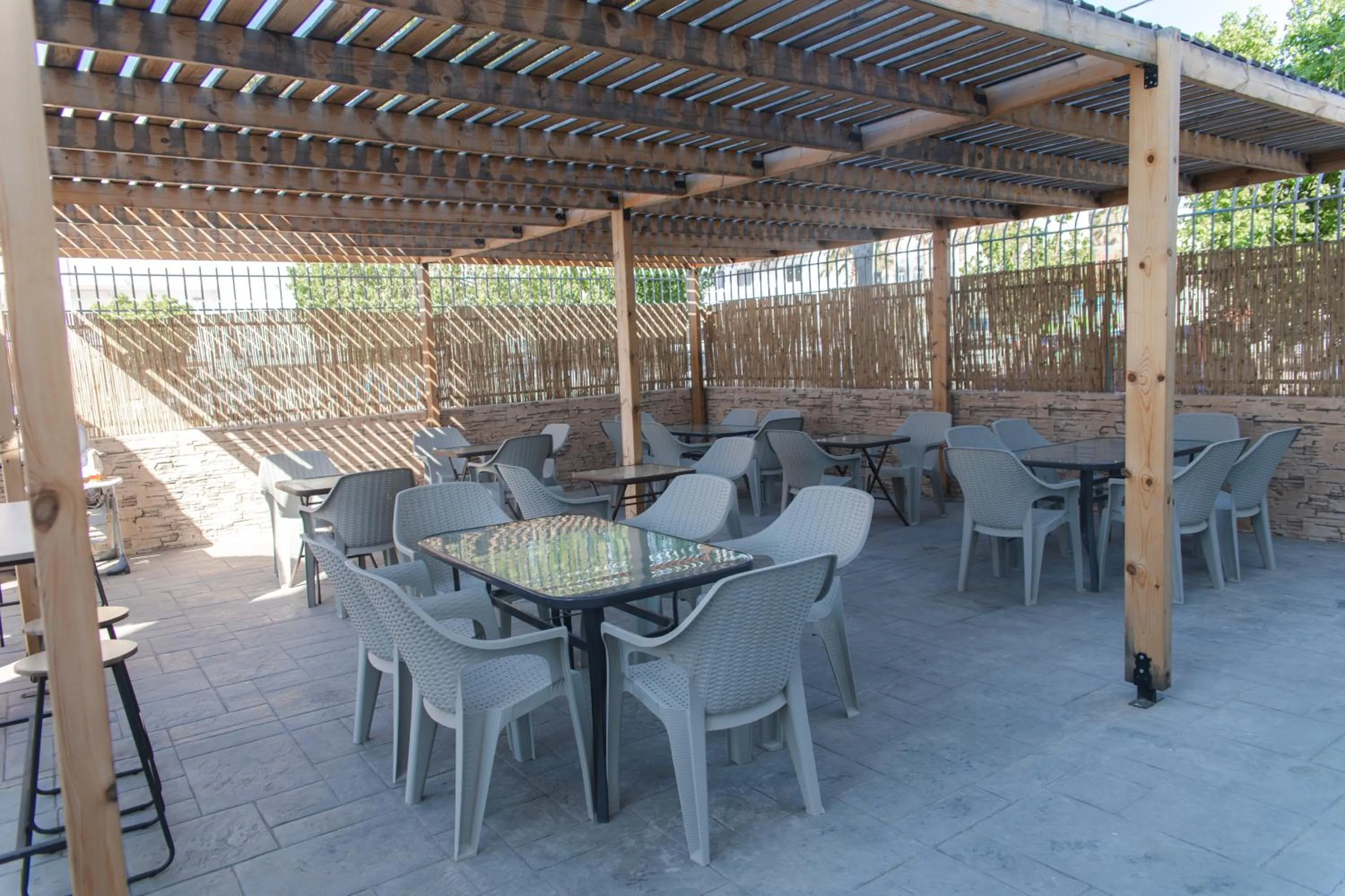 JP Pool & Apartments