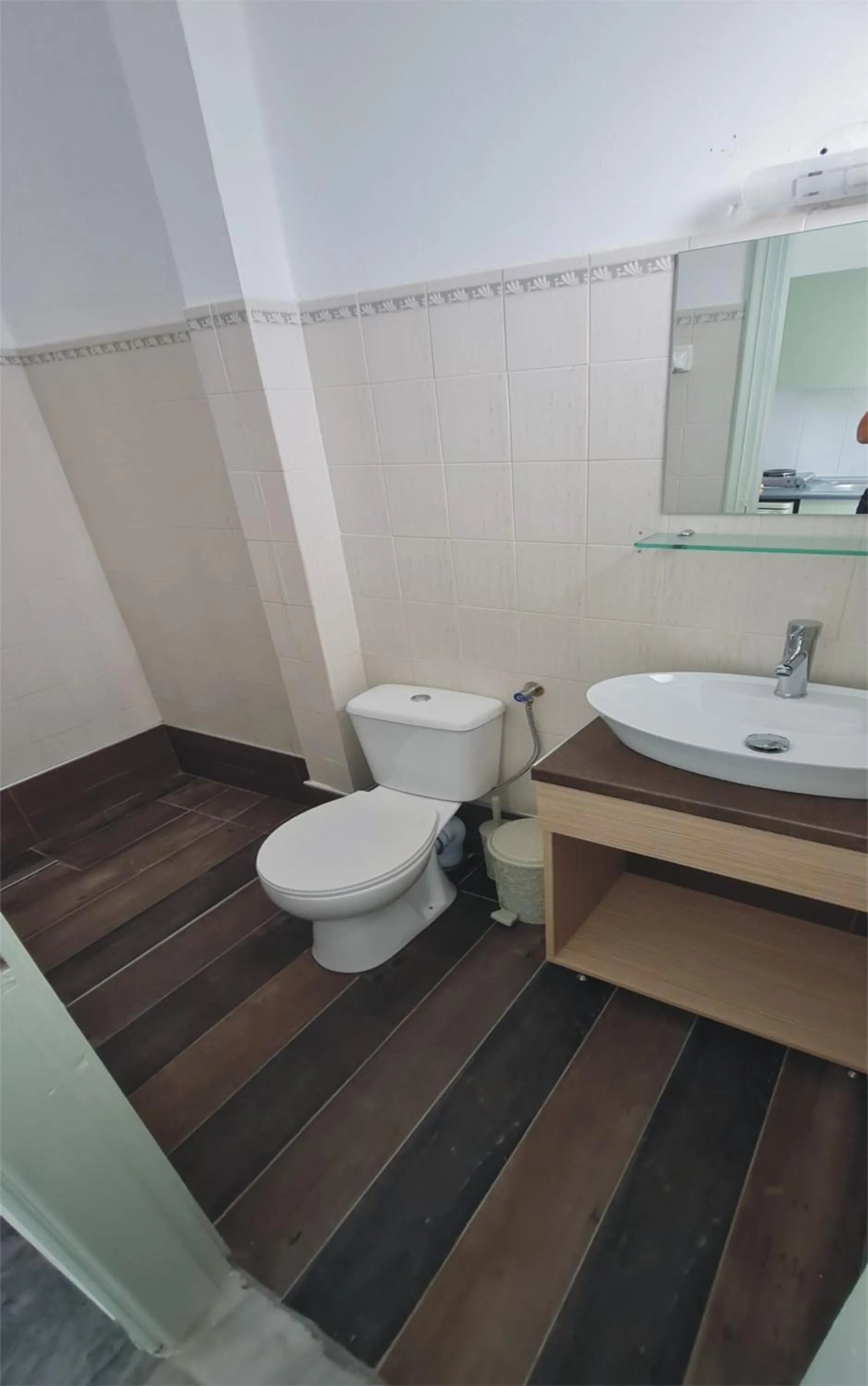 Toilet in JP Pool & Apartments