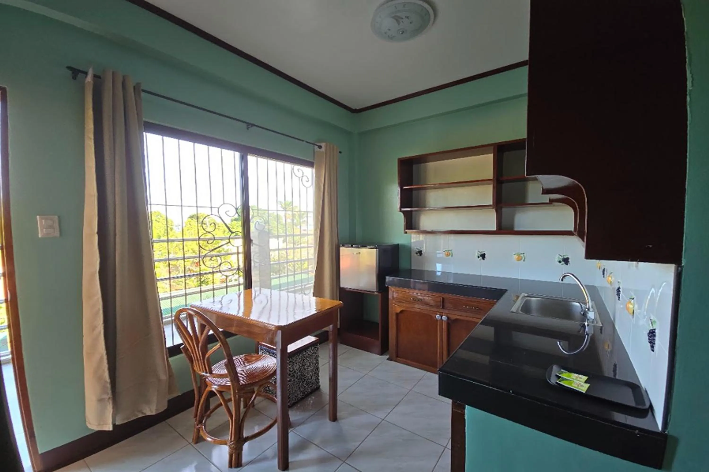 Kitchen or kitchenette in Nober Pension House City Center