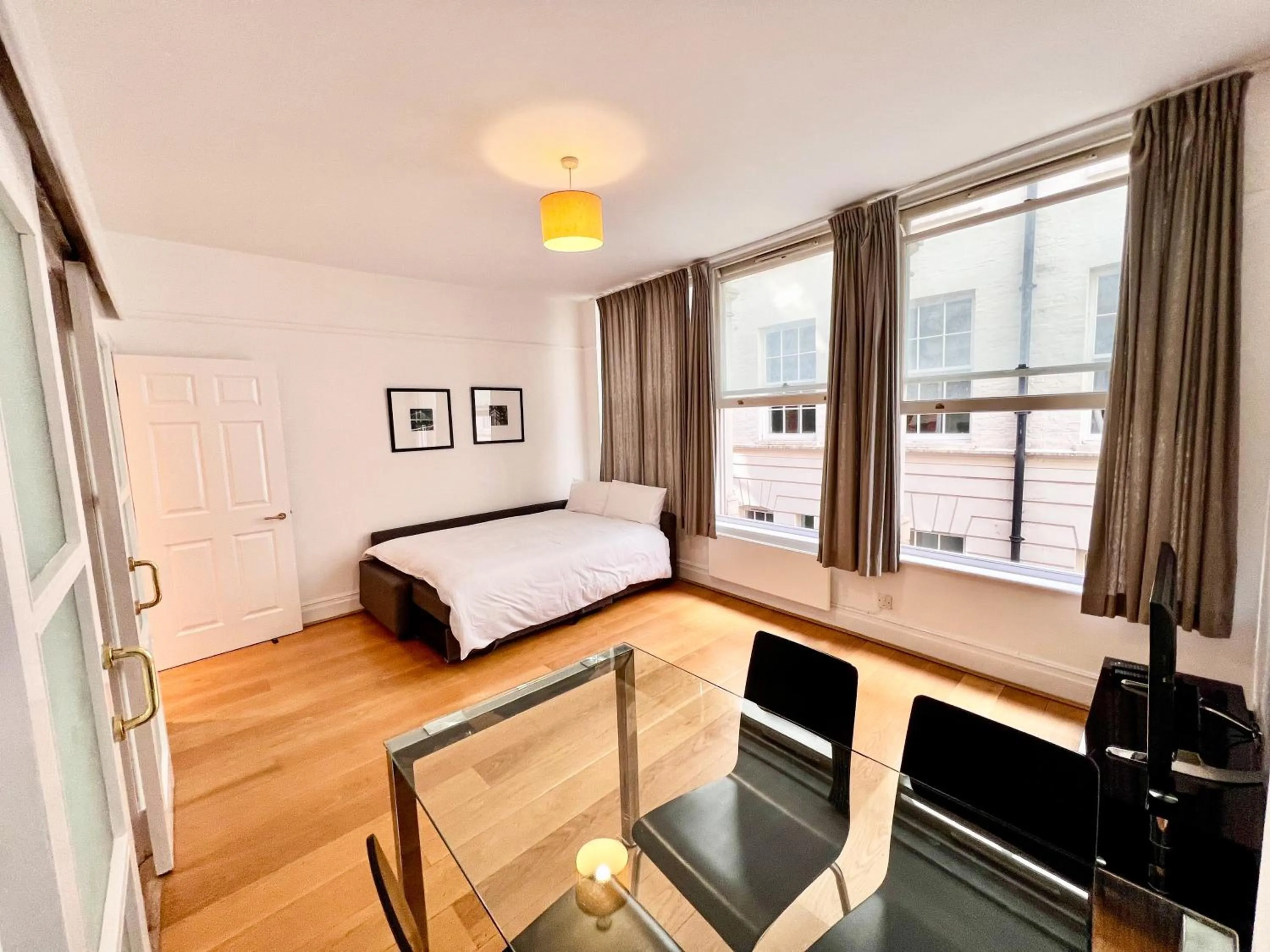 Bed in Deluxe Entire Apartment Between Covent Garden and St Pauls Cathedral