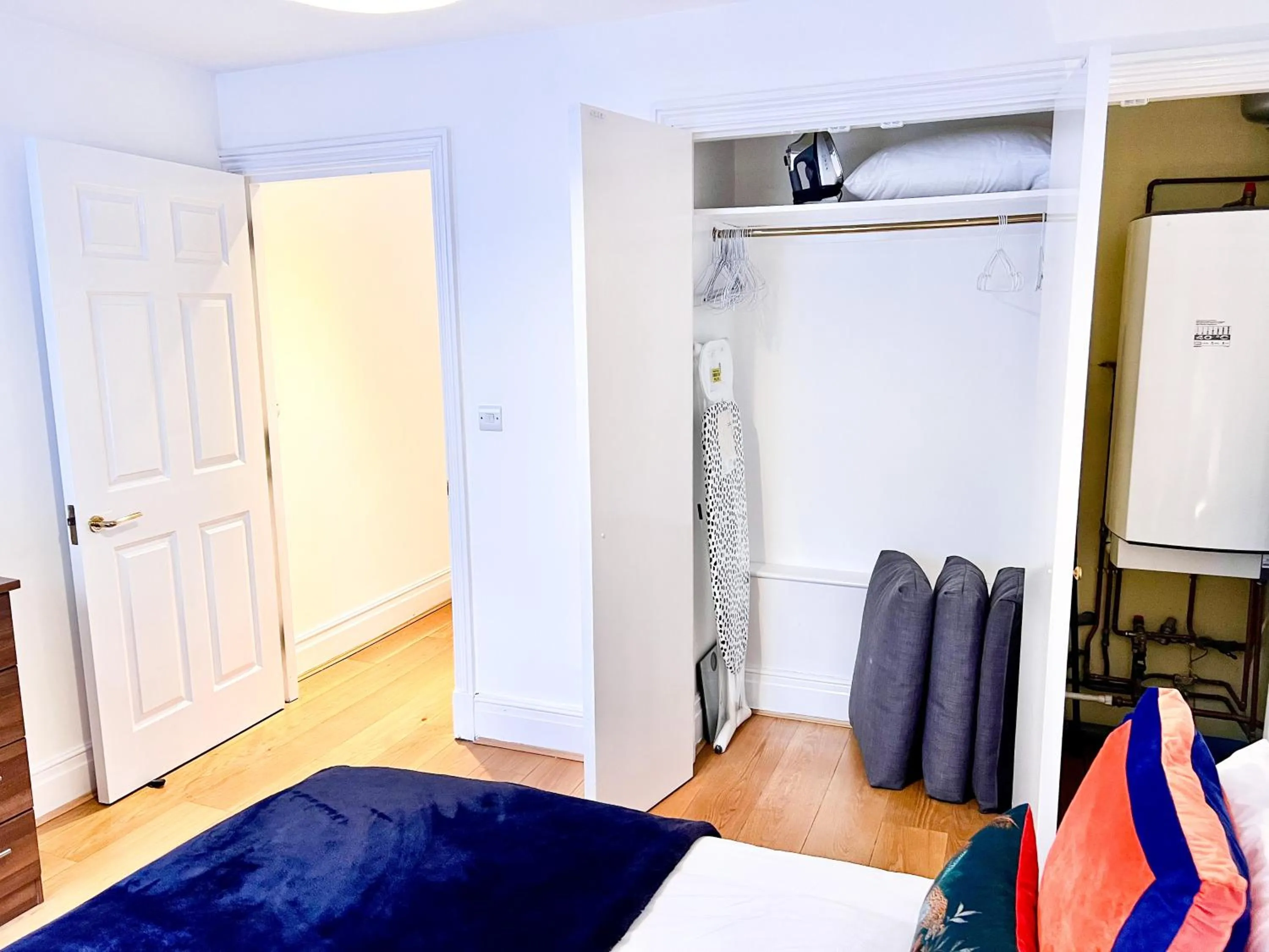 Bed in Deluxe Entire Apartment Between Covent Garden and St Pauls Cathedral