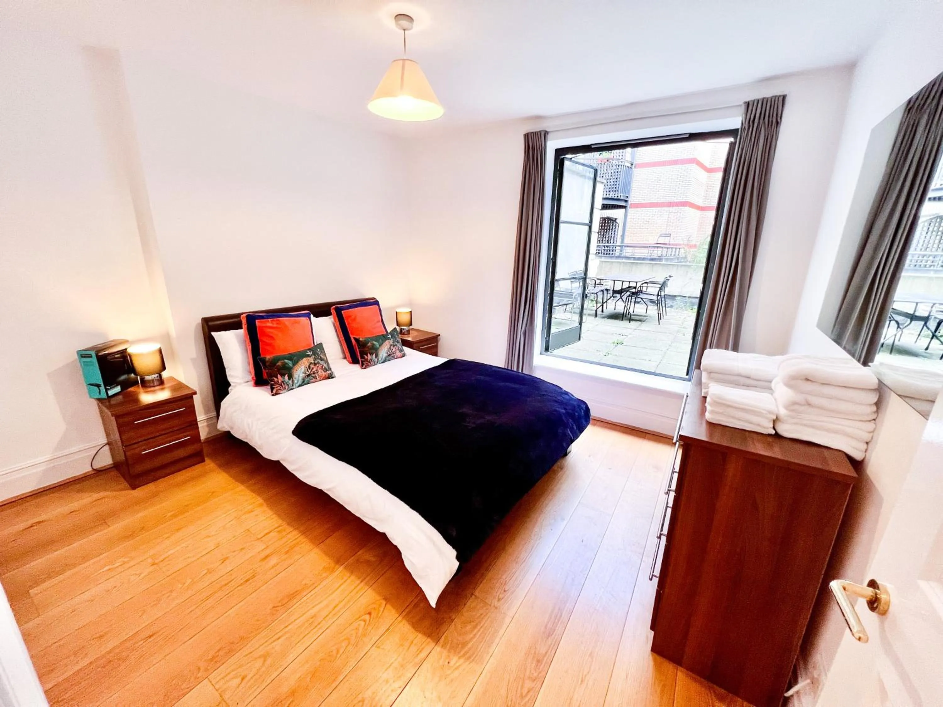 Bed in Deluxe Entire Apartment Between Covent Garden and St Pauls Cathedral