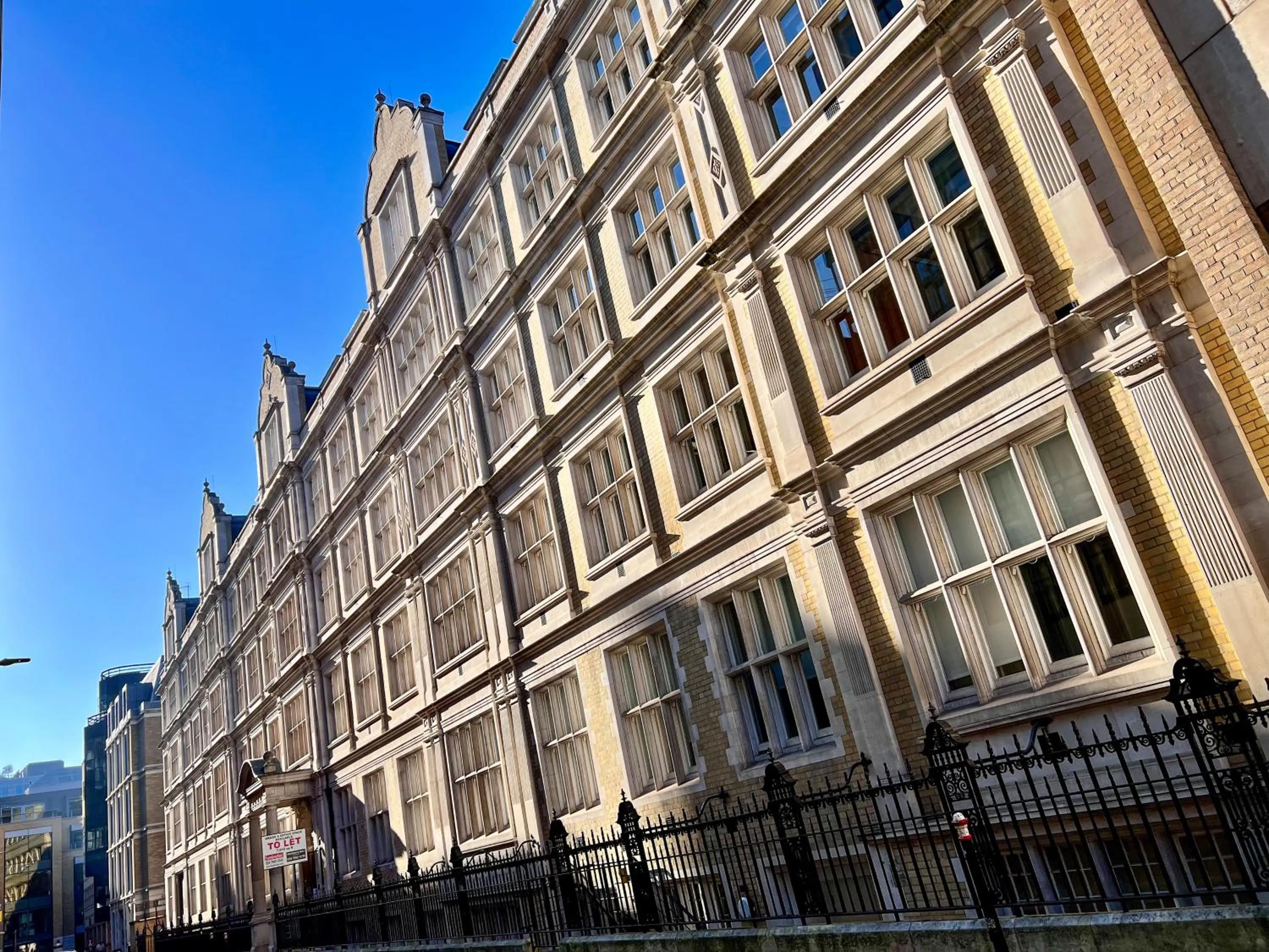 Deluxe Entire Apartment Between Covent Garden and St Pauls Cathedral