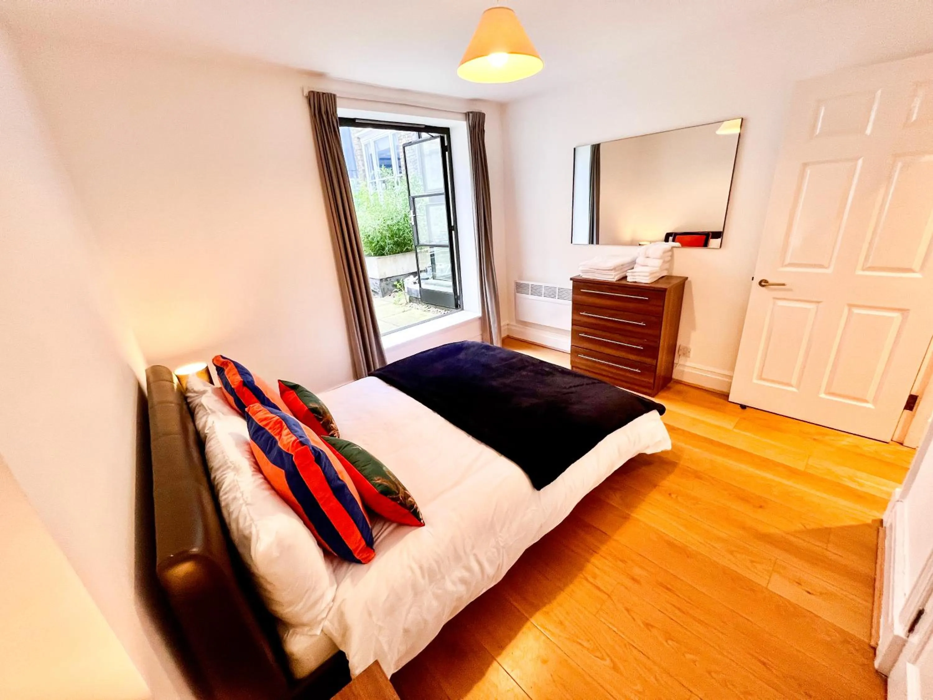 Bed in Deluxe Entire Apartment Between Covent Garden and St Pauls Cathedral