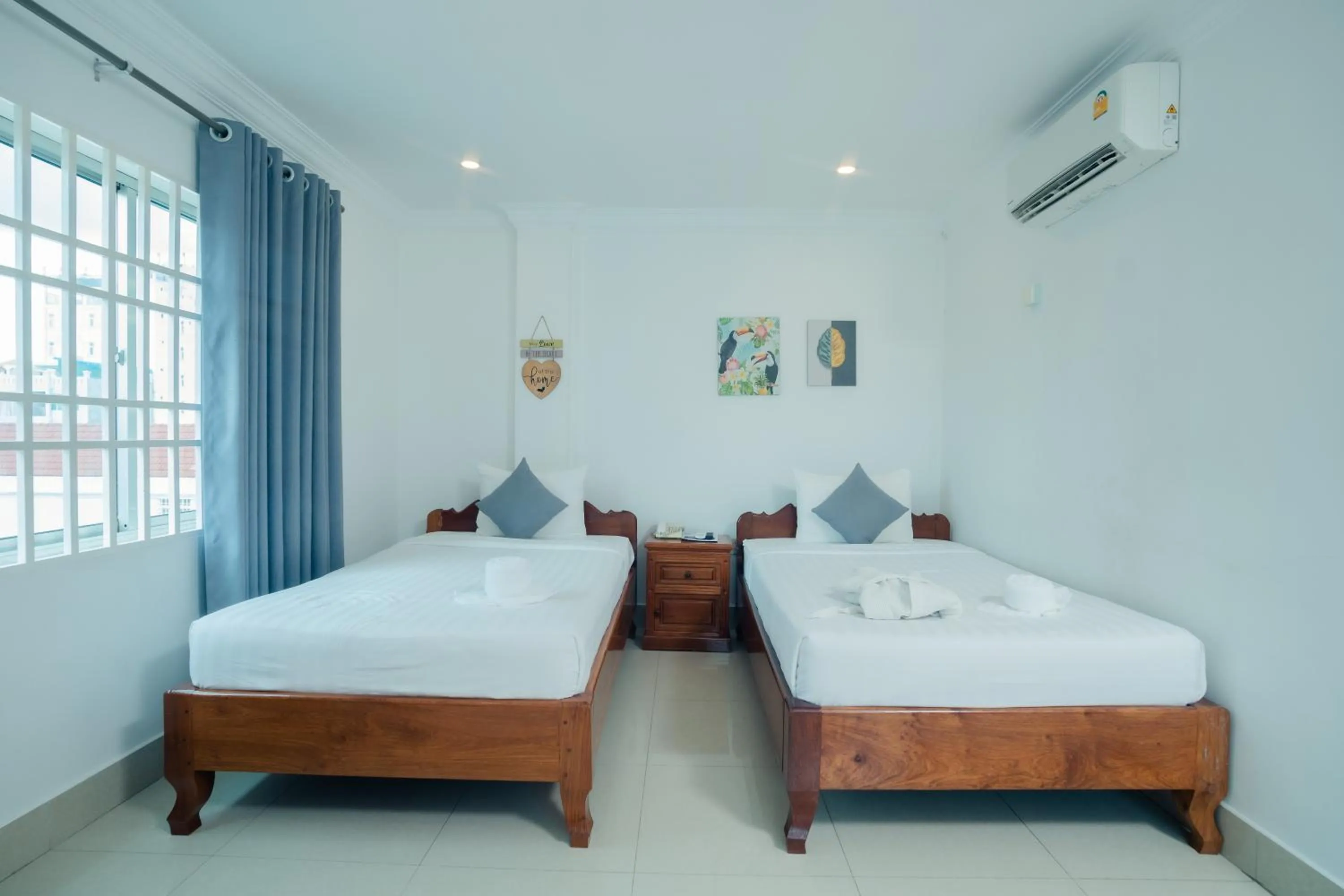 Bedroom, Bed in White Corner Hotel