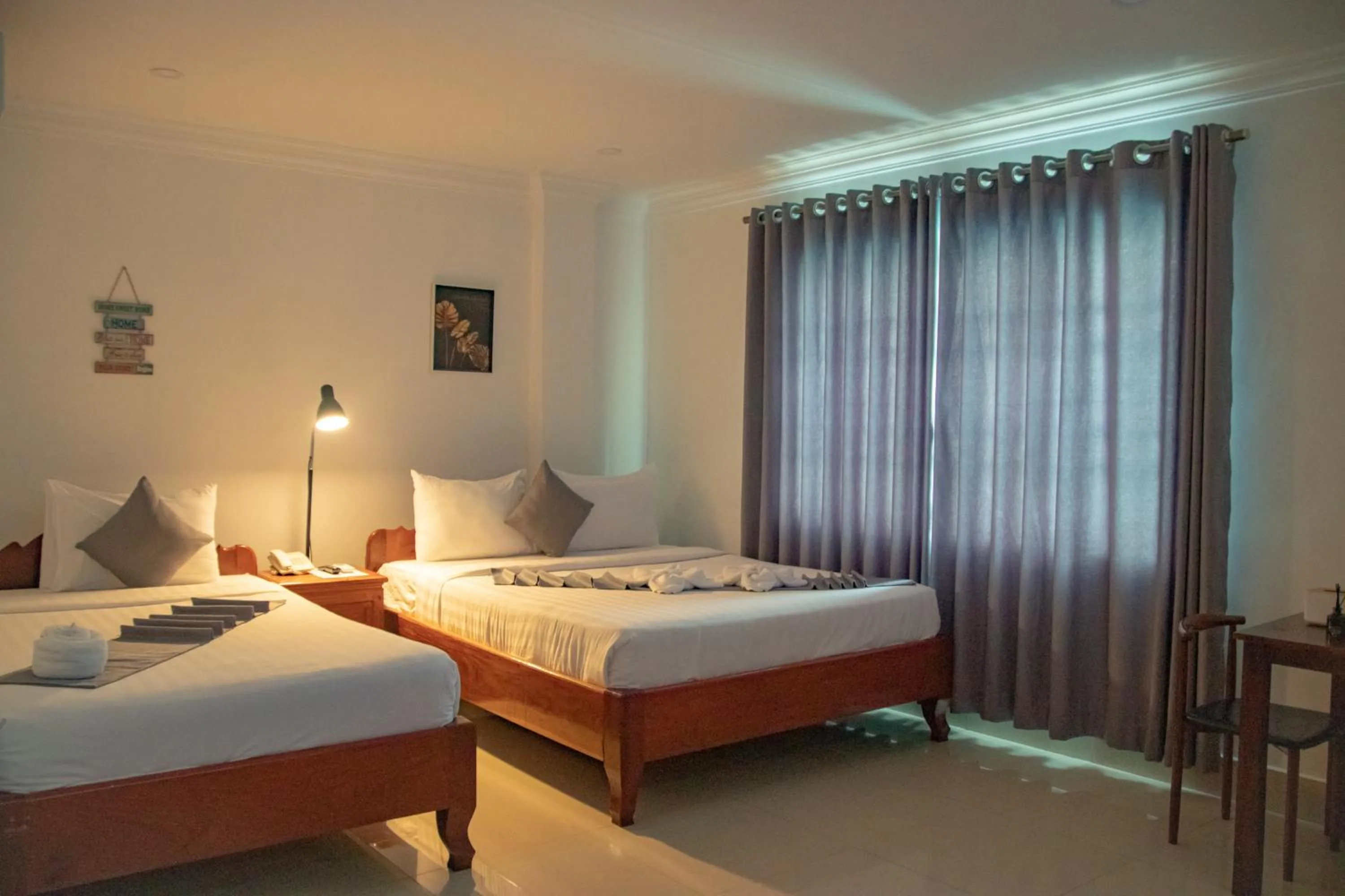 Bedroom, Bed in White Corner Hotel