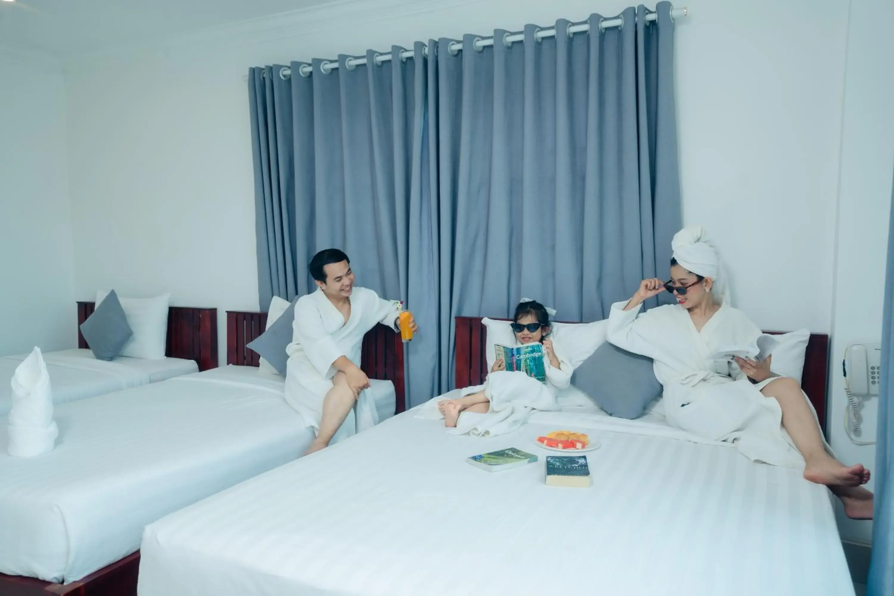 Bed in White Corner Hotel Bed in White Corner Hotel