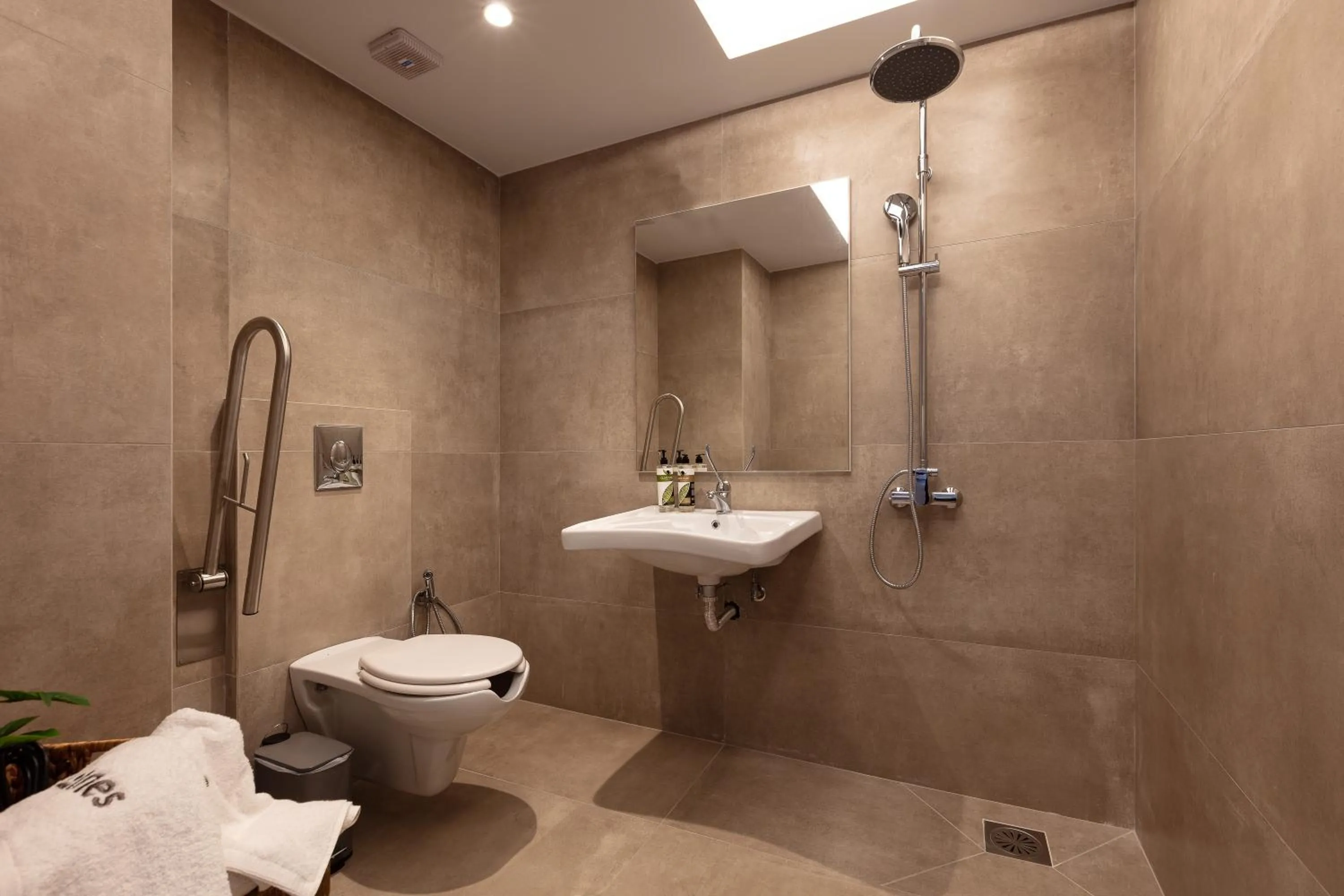 Lines Concept Accommodation