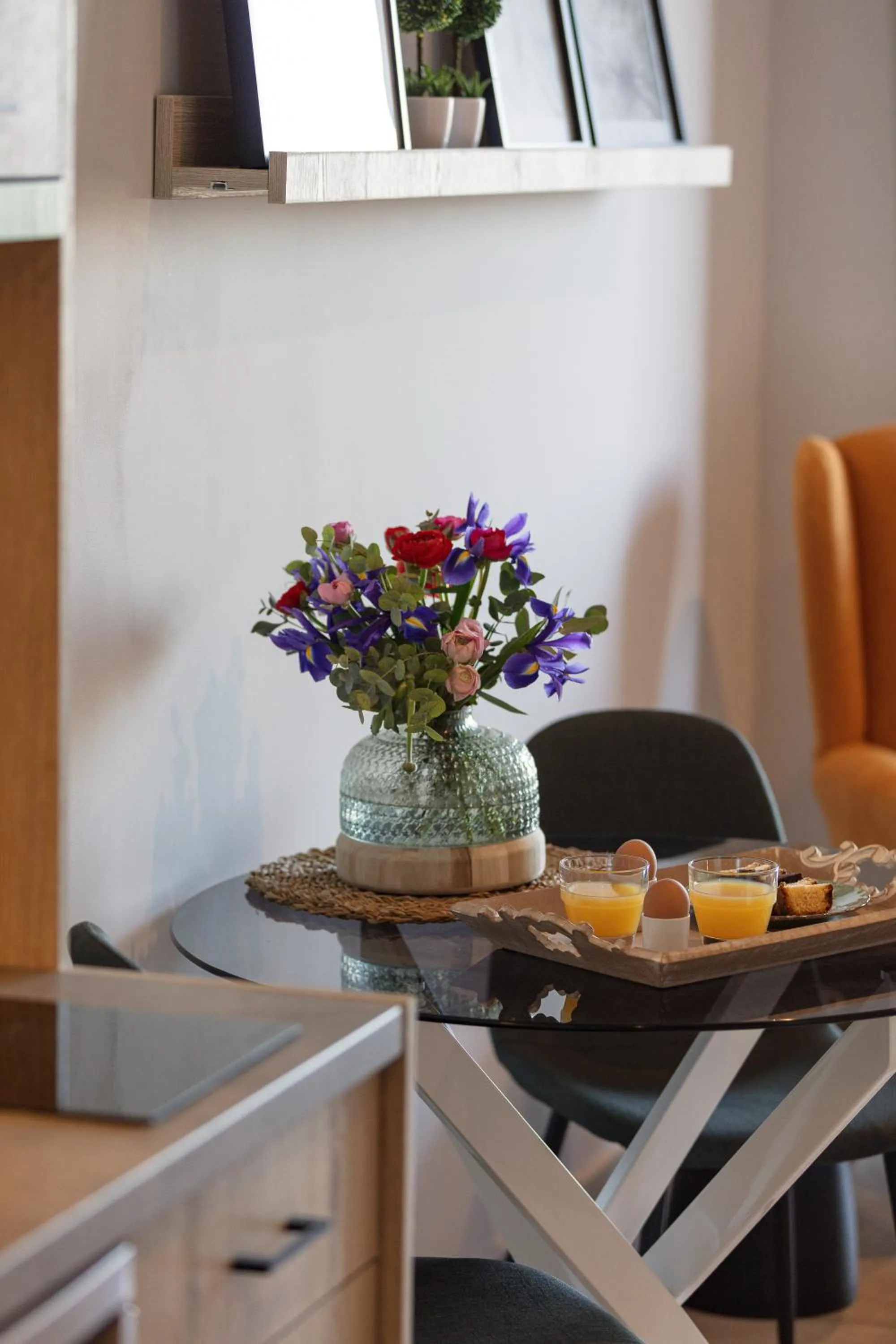 Lines Concept Accommodation