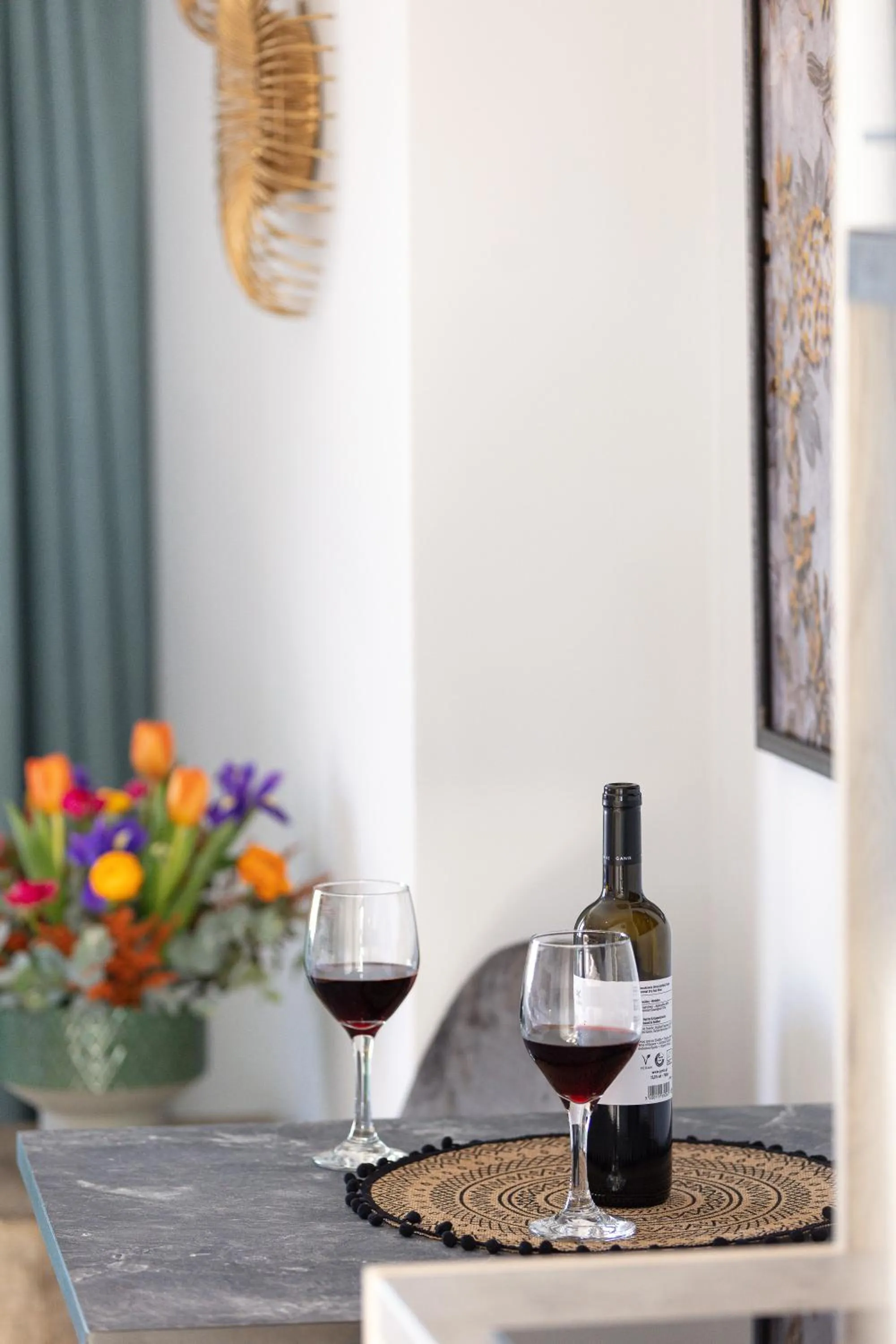 Lines Concept Accommodation