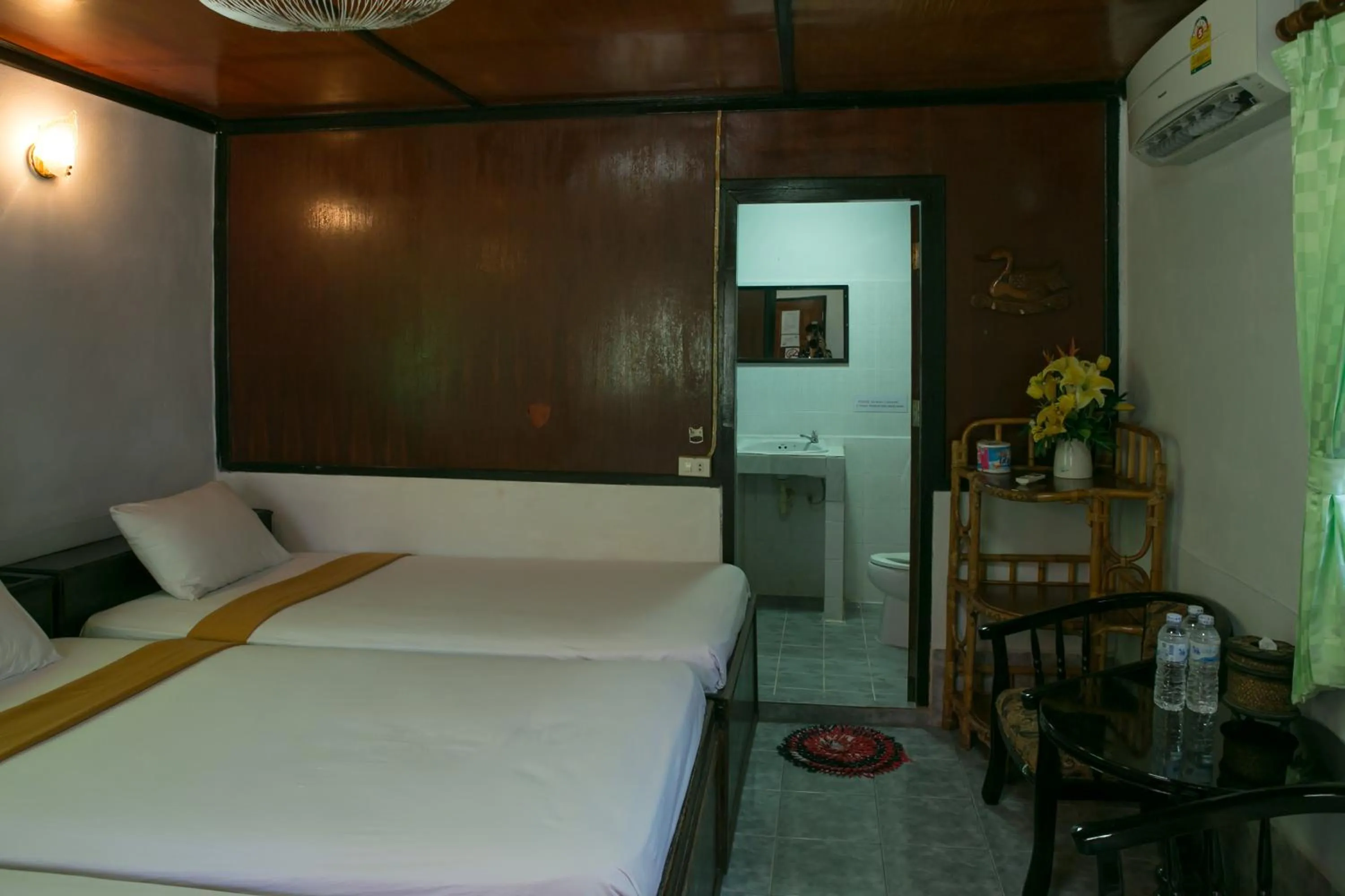 Bed in Haadrin Resort