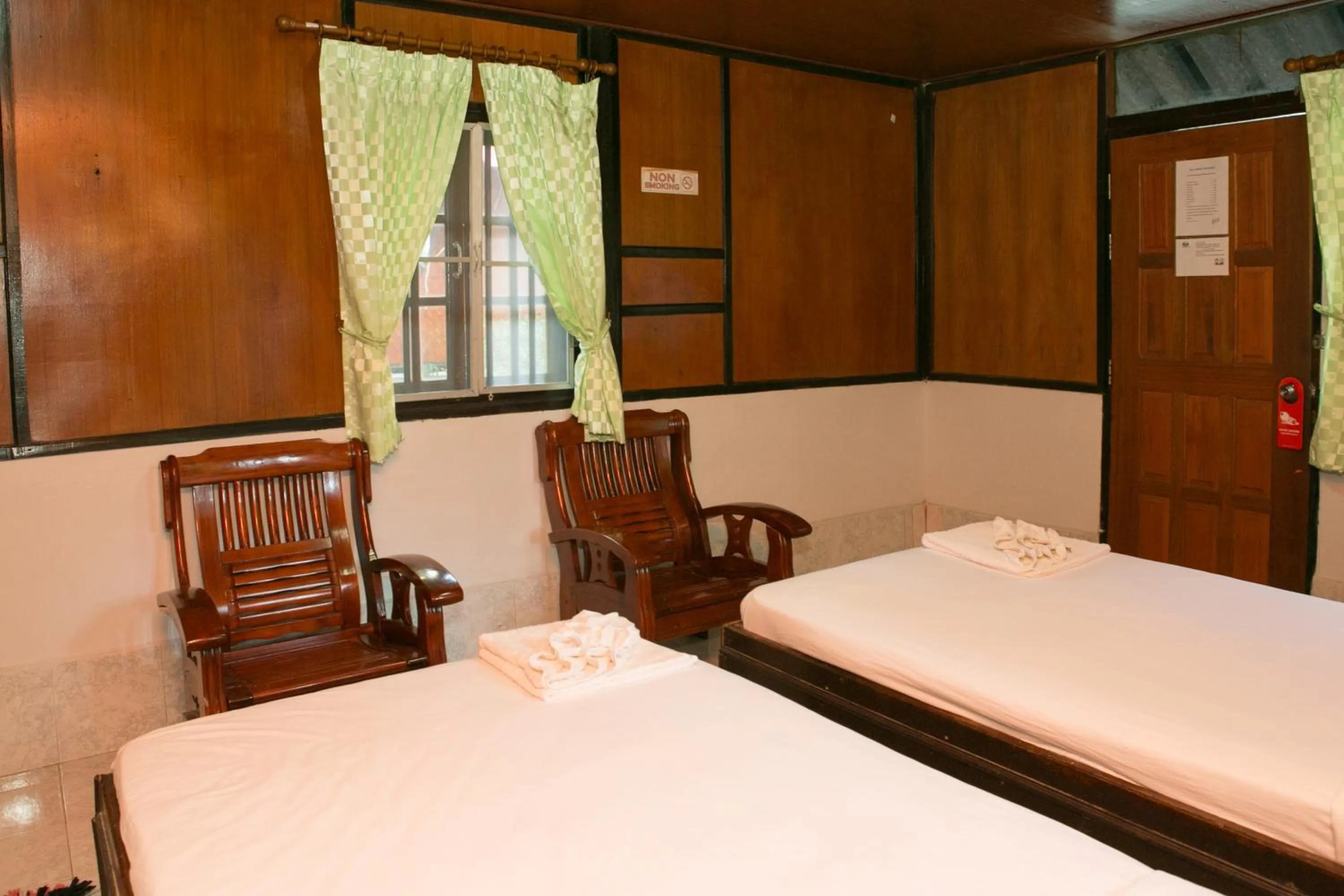 Bed in Haadrin Resort