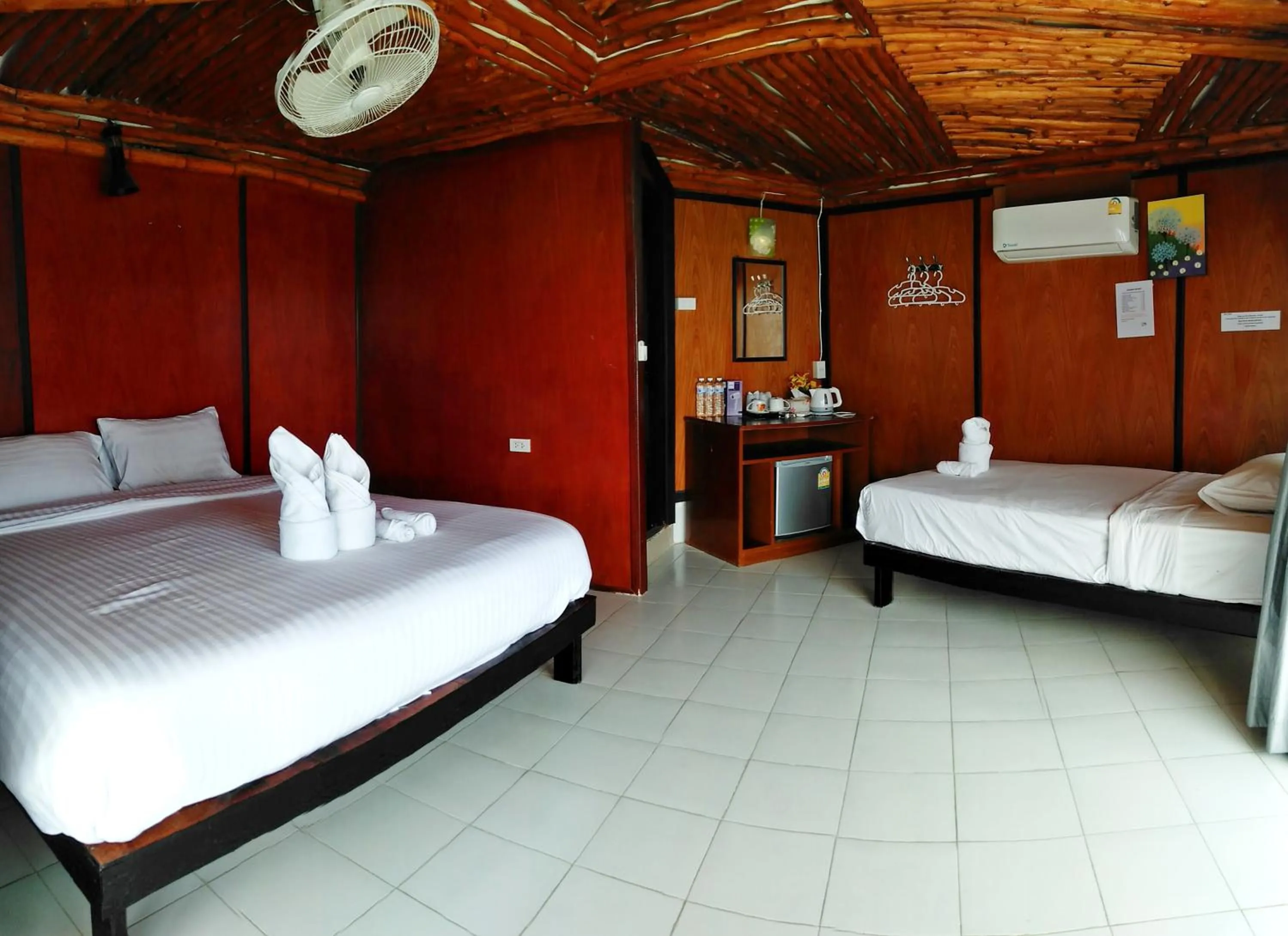 Bed in Haadrin Resort