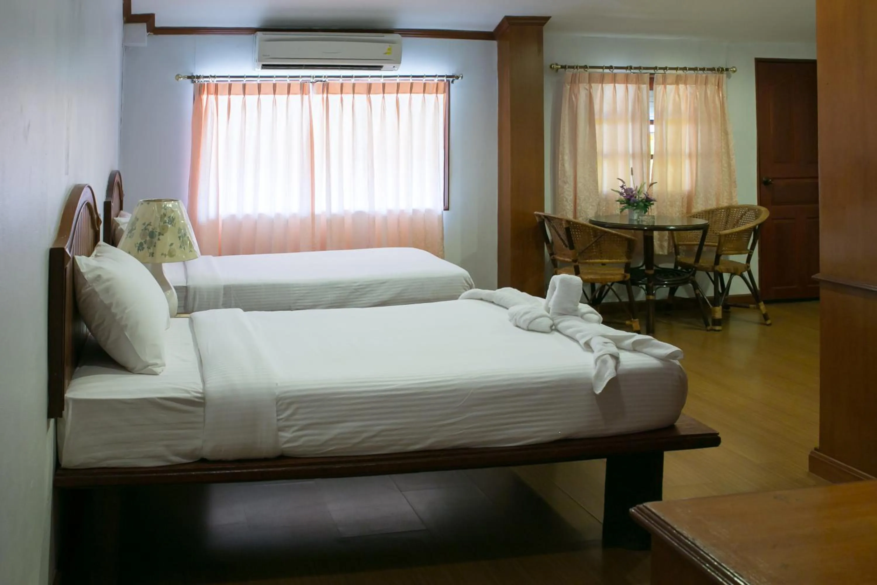 Bed in Haadrin Resort