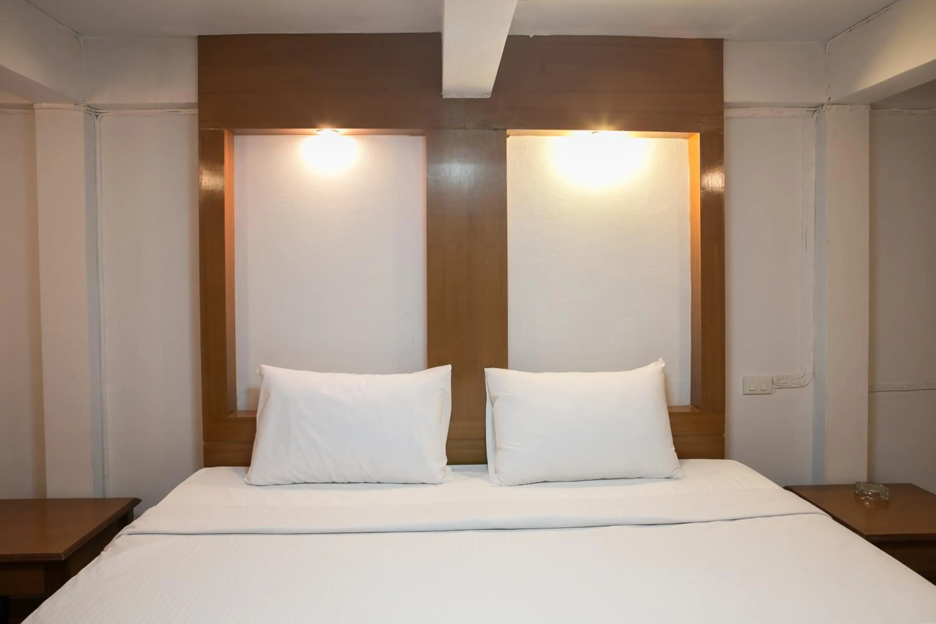 Bed in Haadrin Resort