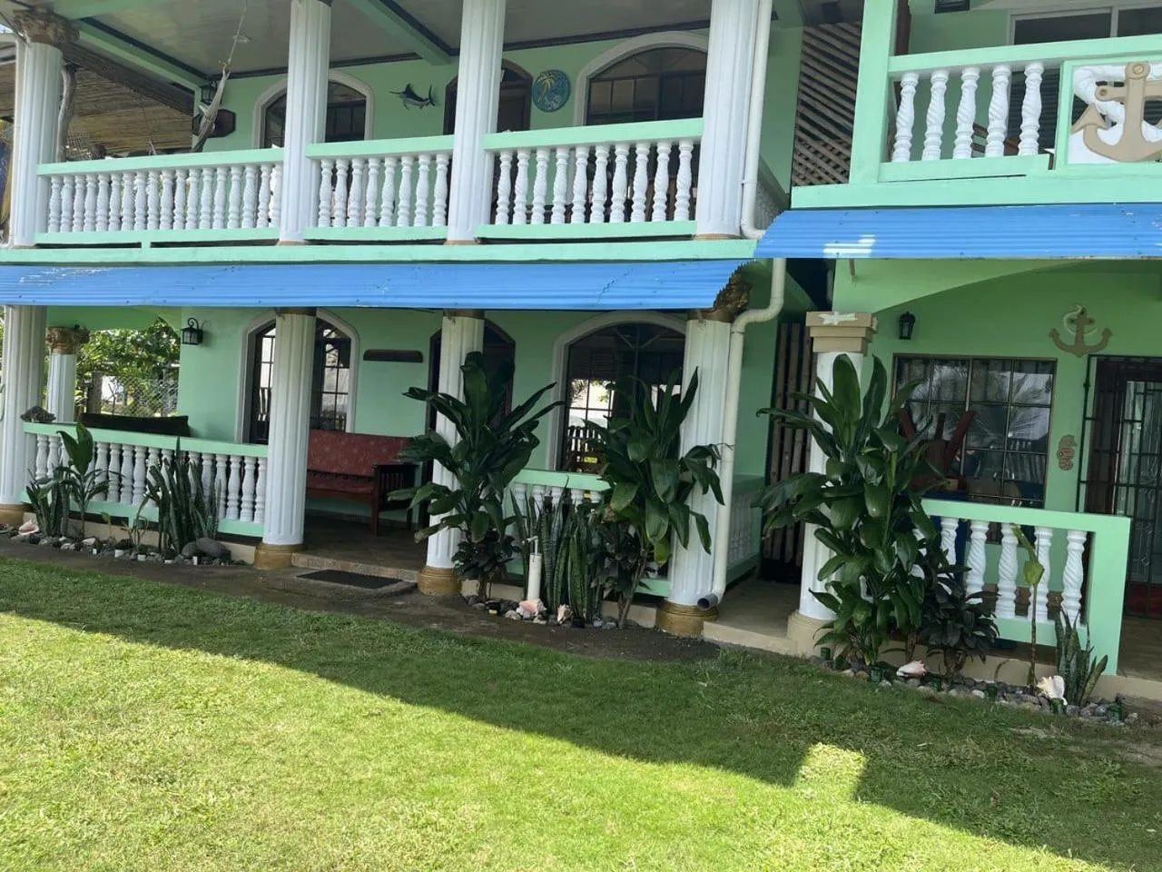 Property building in Hospedaje Rosa Del Mar & Sweets Cafe