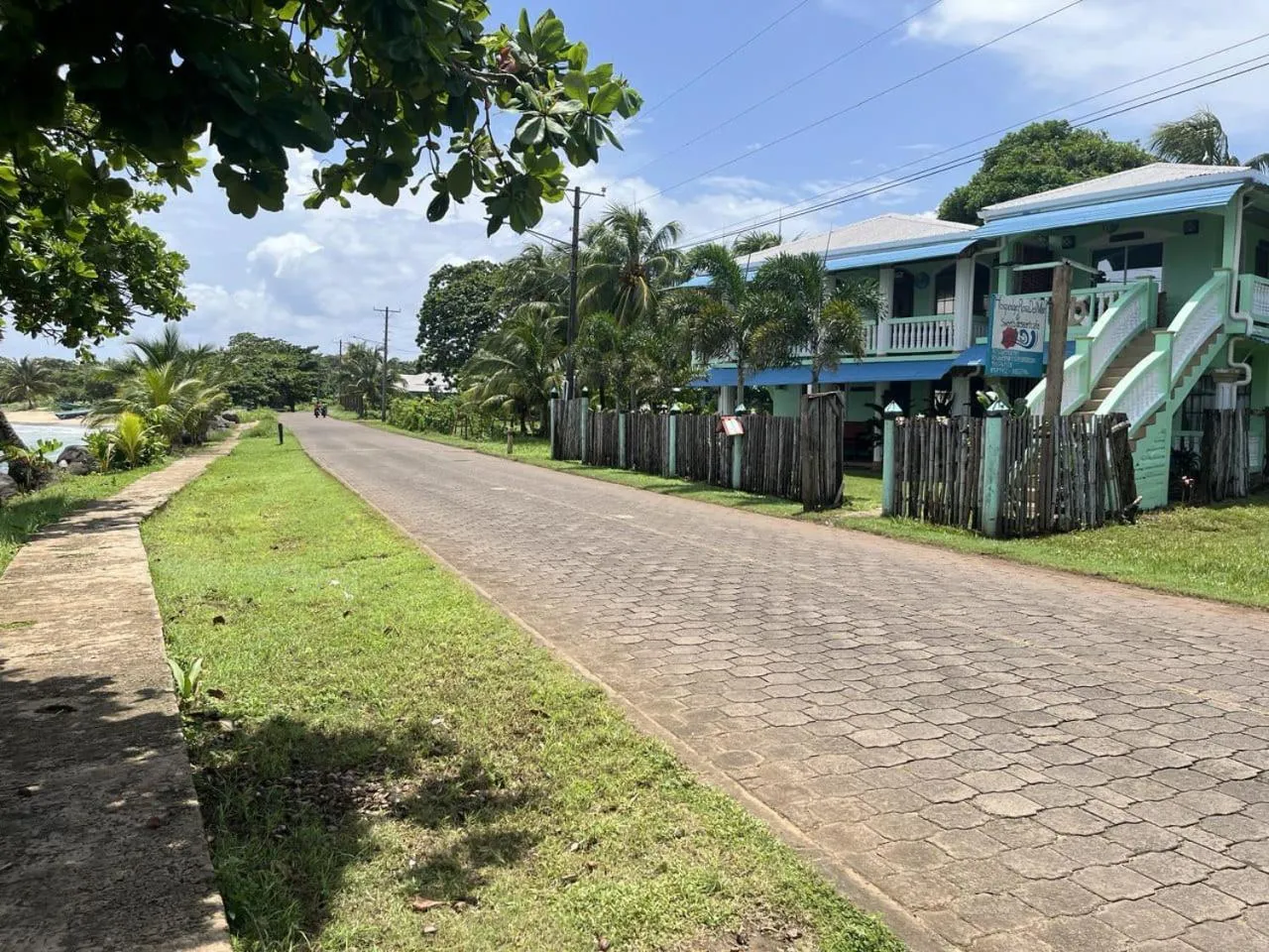 Property building in Hospedaje Rosa Del Mar & Sweets Cafe