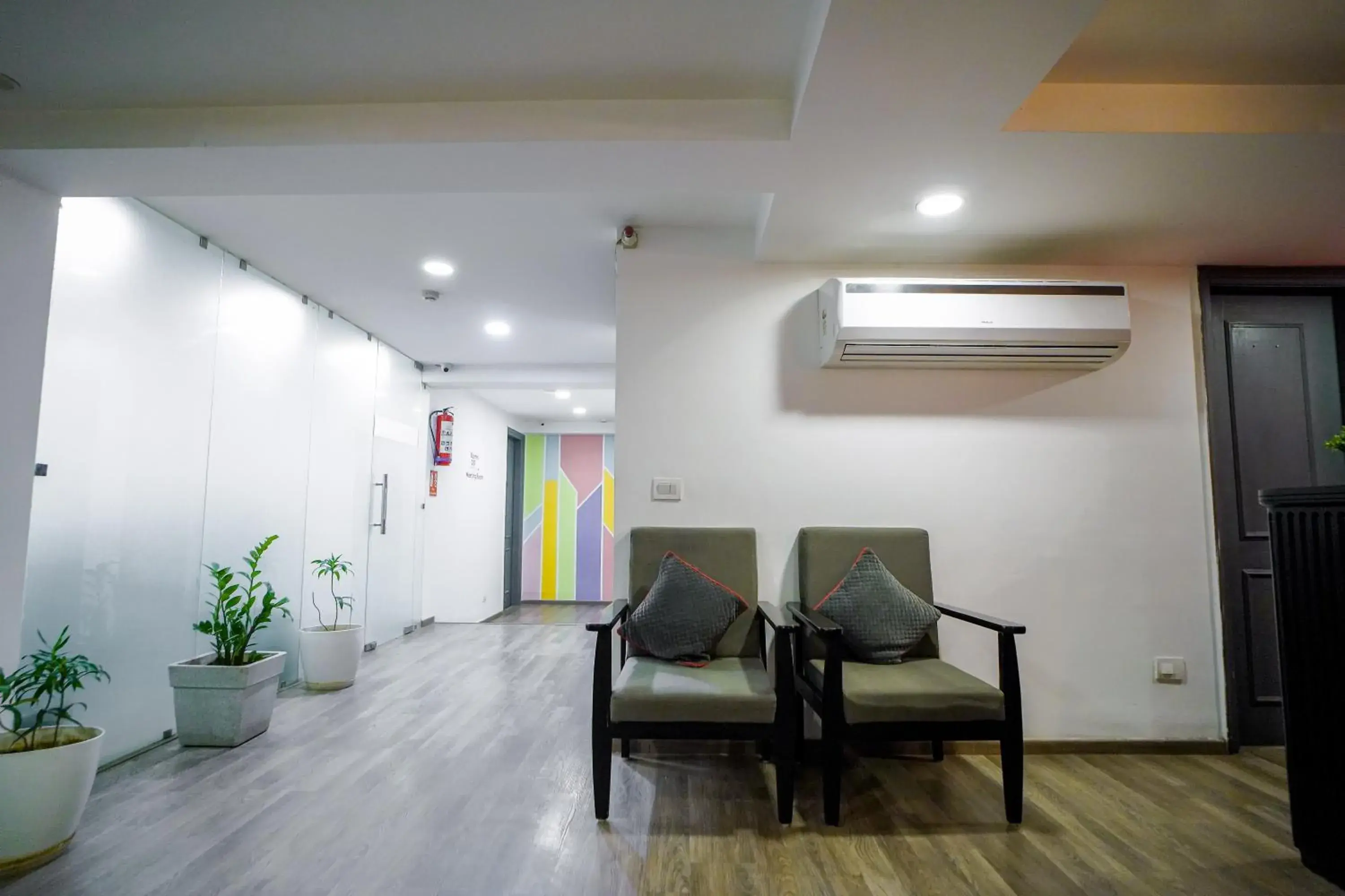 Living room in Saltstayz Express - Golf Course Road & DLF Phase-1 Living room in Saltstayz Express - Golf Course Road & DLF Phase-1