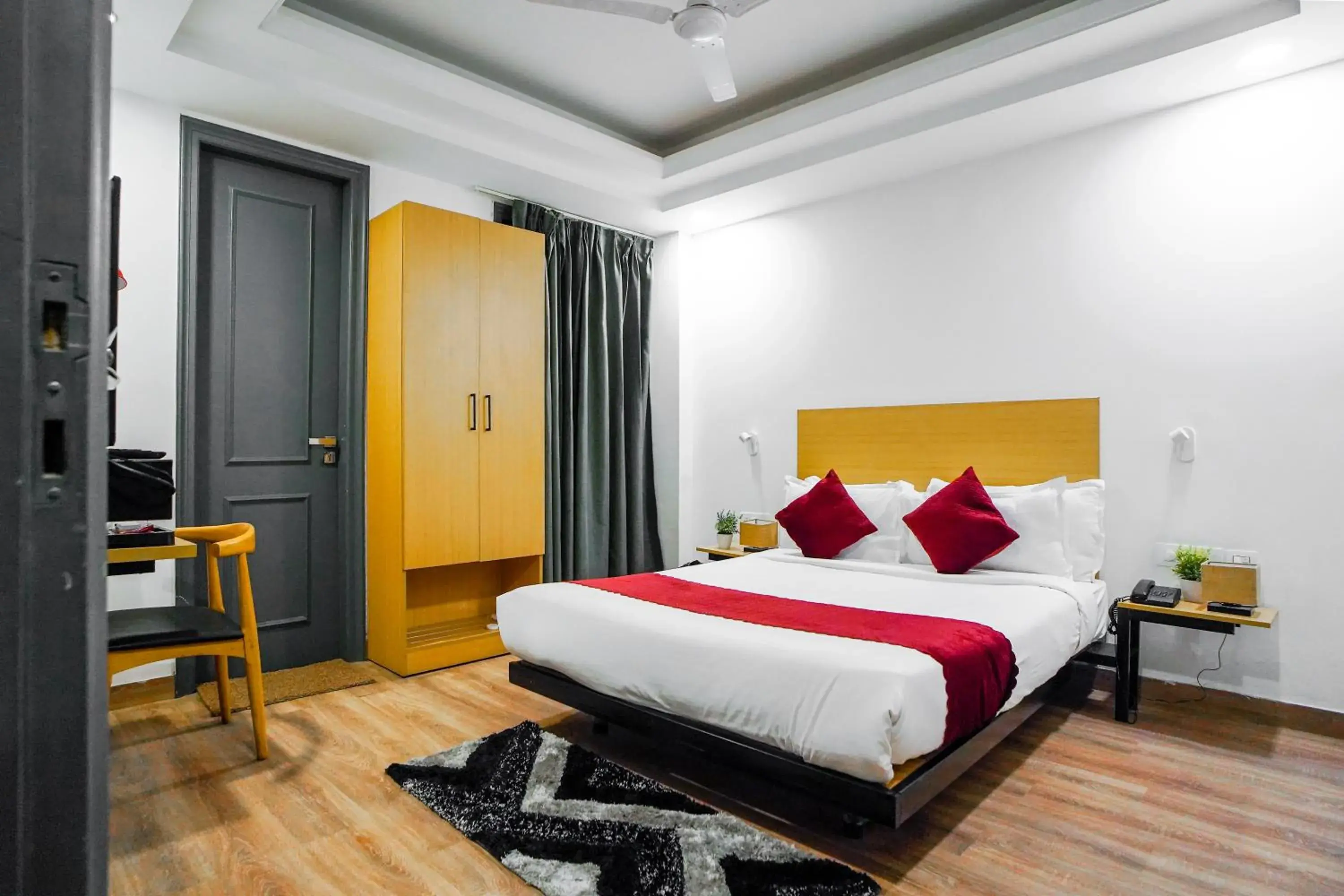 Bed in Saltstayz Express - Golf Course Road & DLF Phase-1 Bed in Saltstayz Express - Golf Course Road & DLF Phase-1