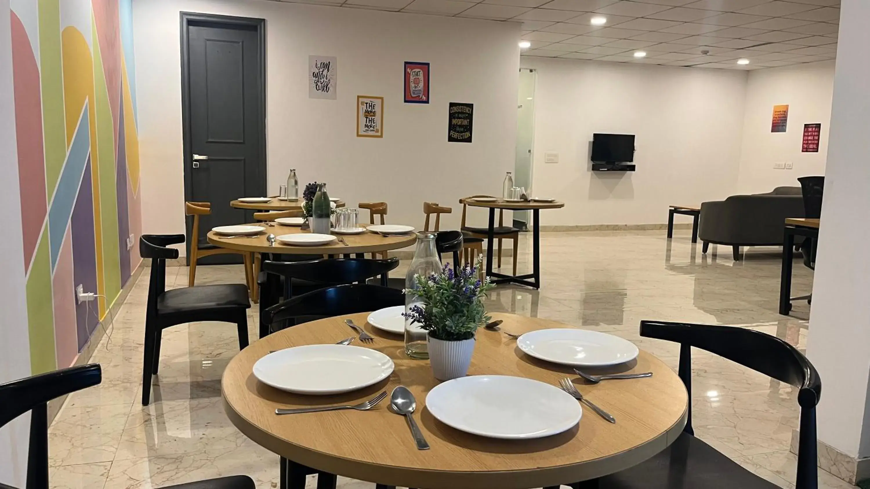 Restaurant/places to eat in Saltstayz Express - Golf Course Road & DLF Phase-1 Restaurant/places to eat in Saltstayz Express - Golf Course Road & DLF Phase-1