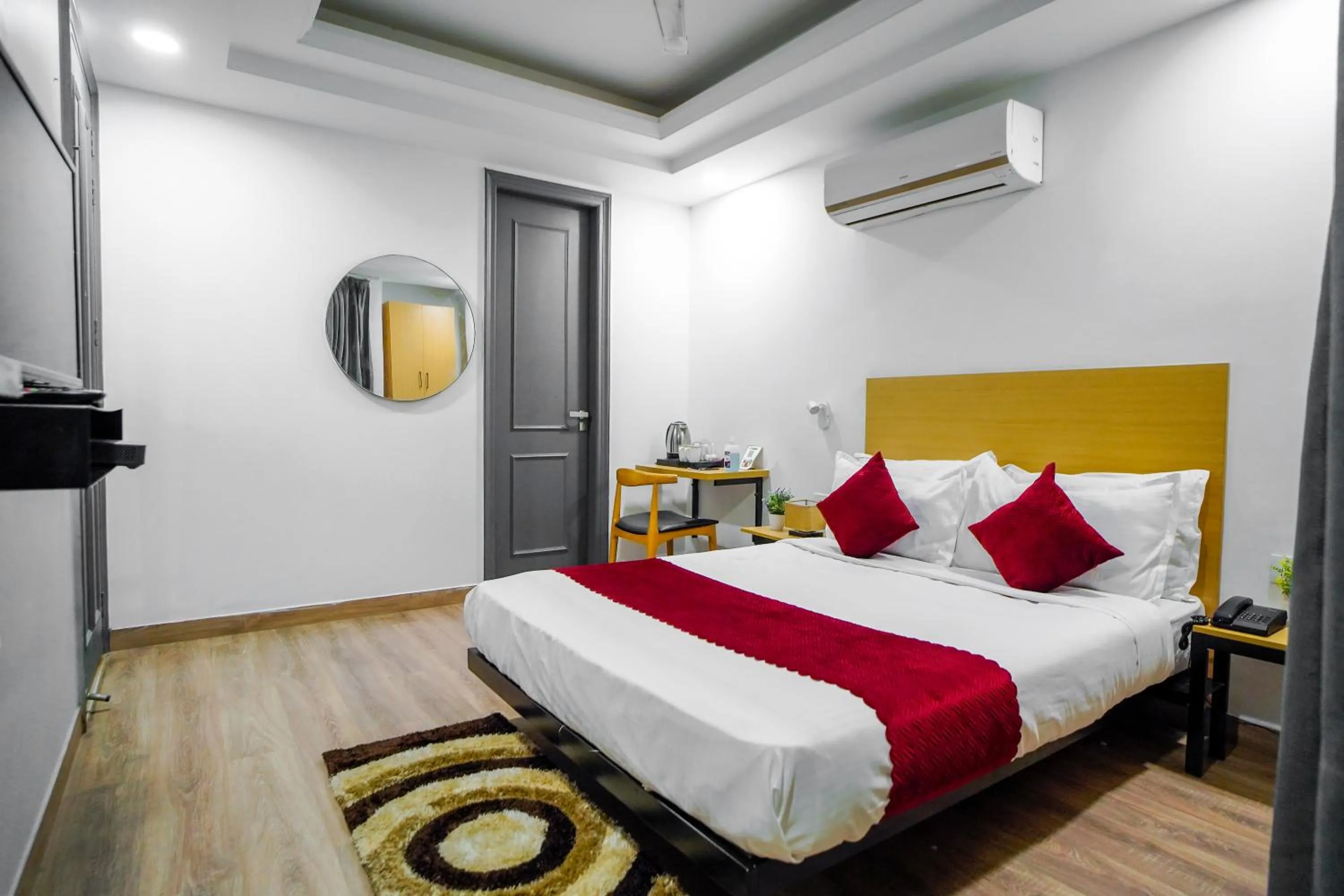 TV and multimedia, Bed in Saltstayz Express - Golf Course Road & DLF Phase-1