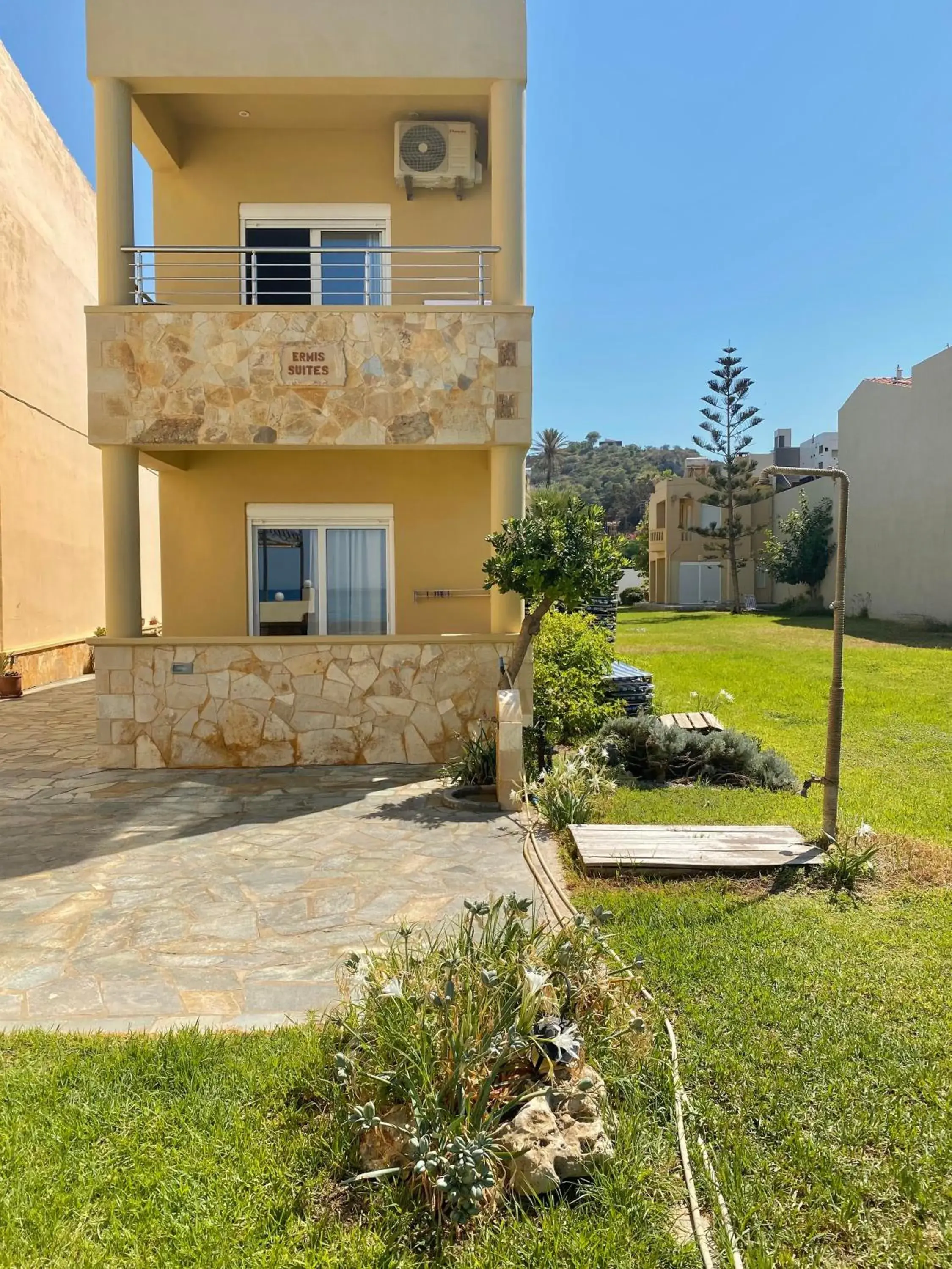 Property building in Ermis Suites Property building in Ermis Suites