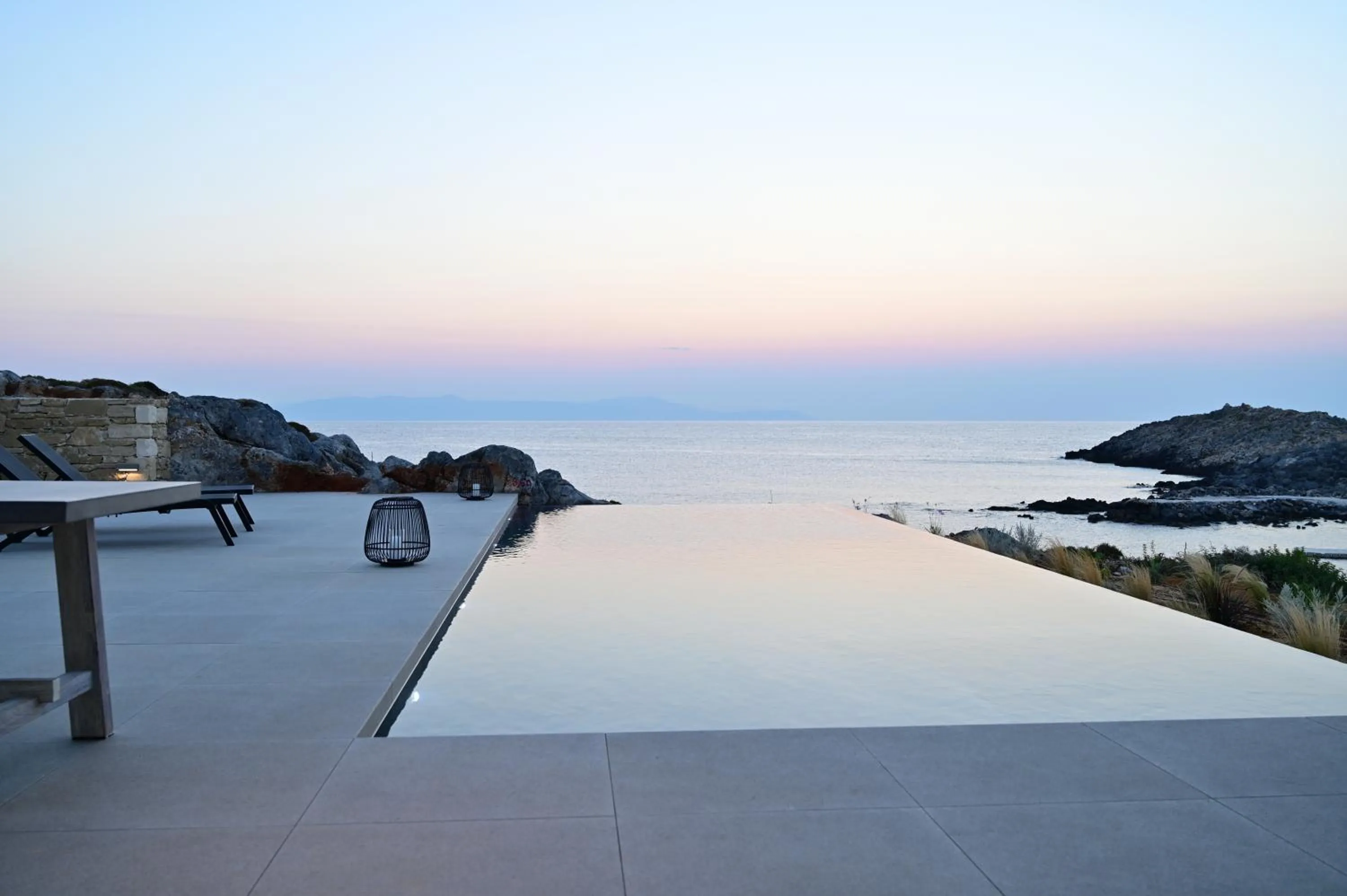 Kavos Hotel & Suites