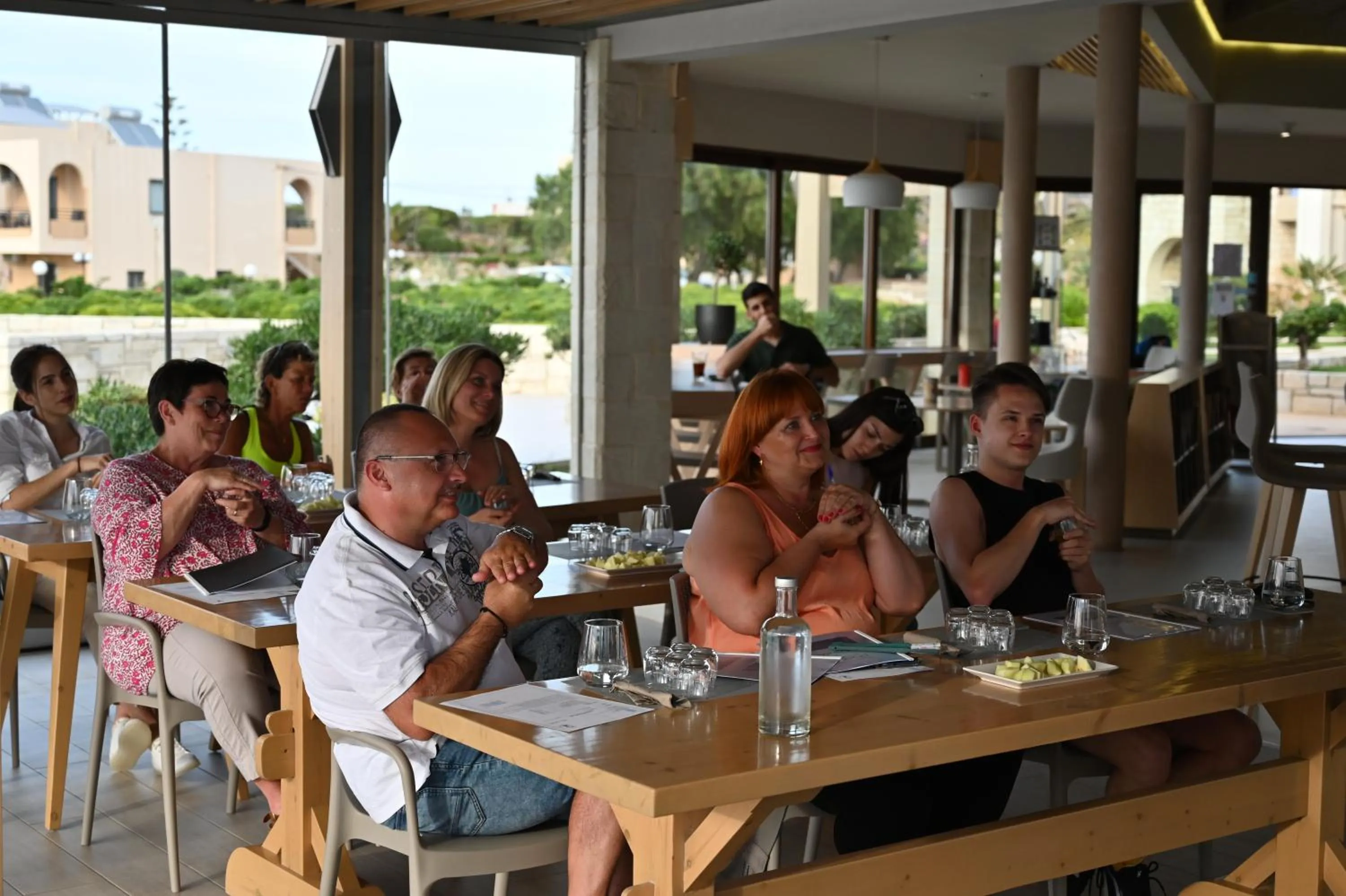 Kavos Hotel & Suites