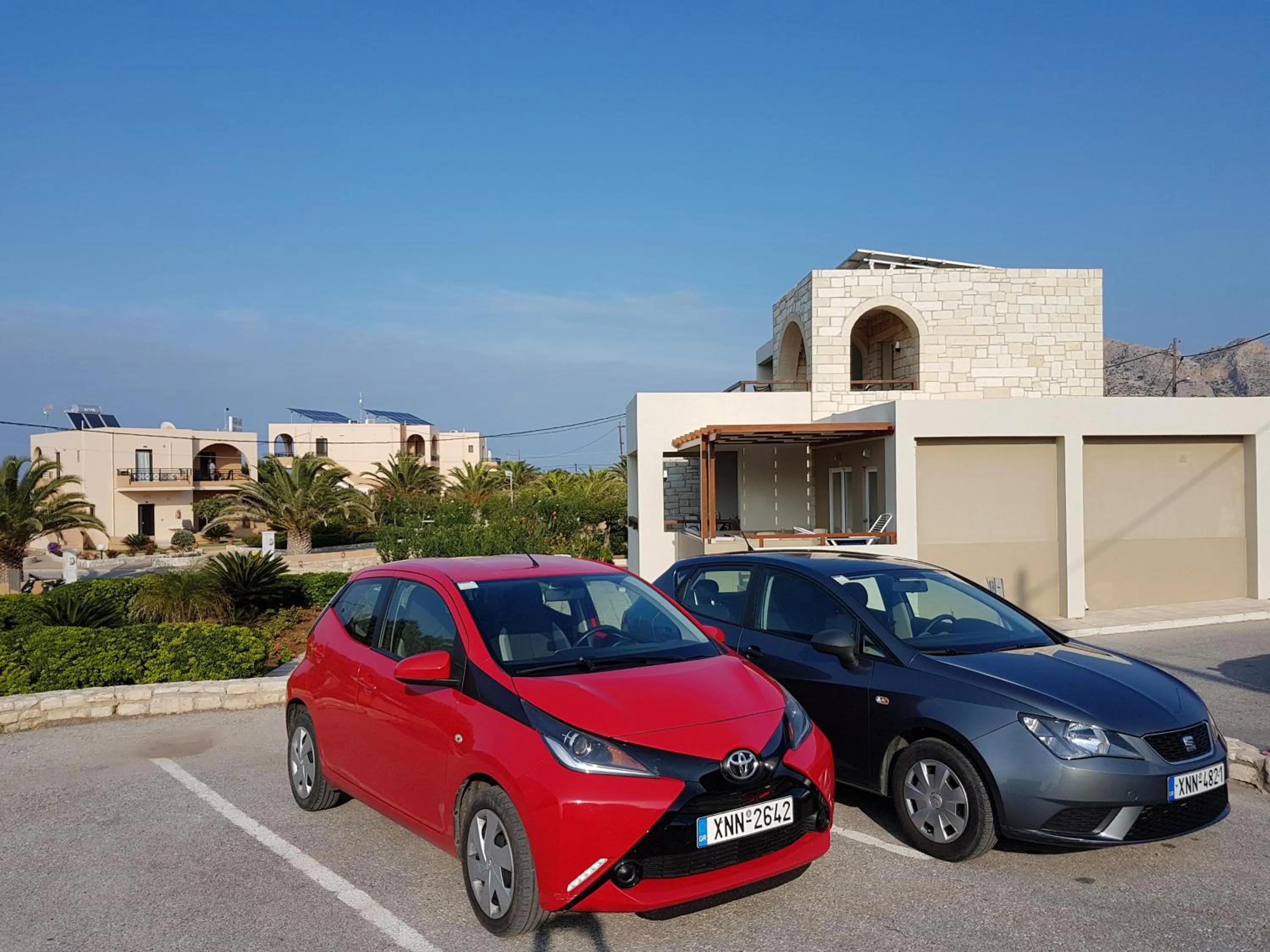 Kavos Hotel & Suites