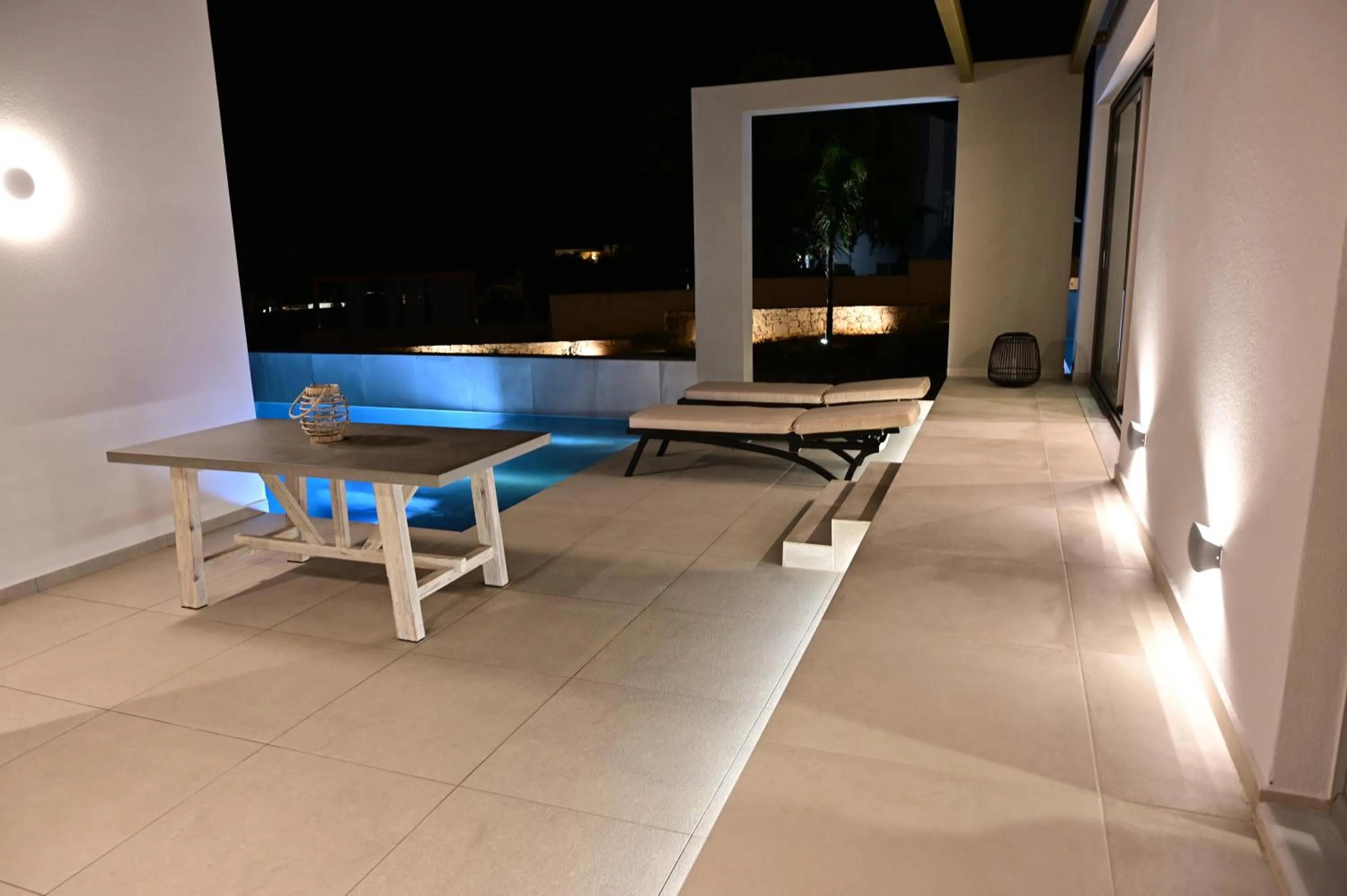 Kavos Hotel & Suites