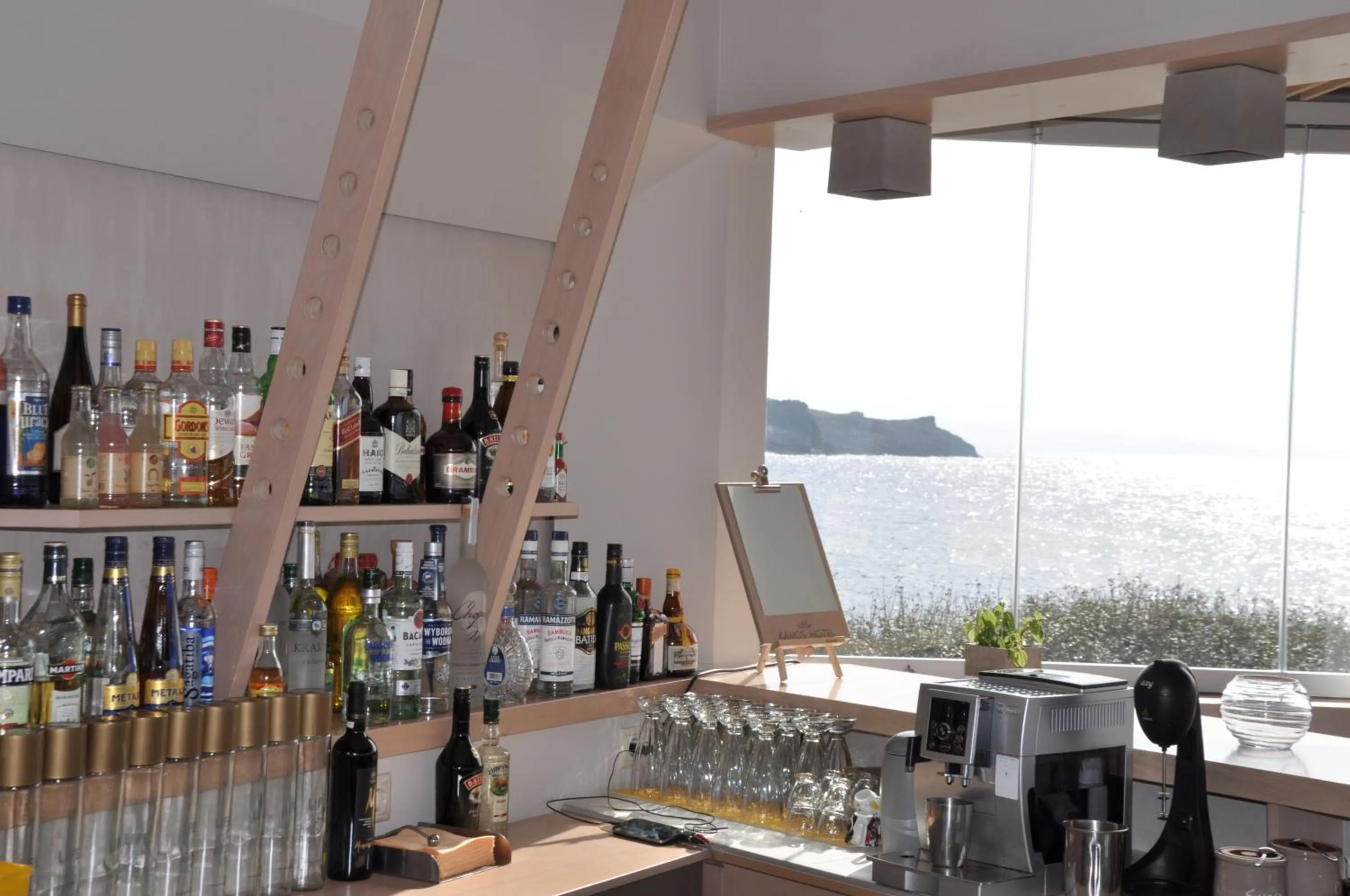 Lounge or bar in Kavos Hotel & Suites