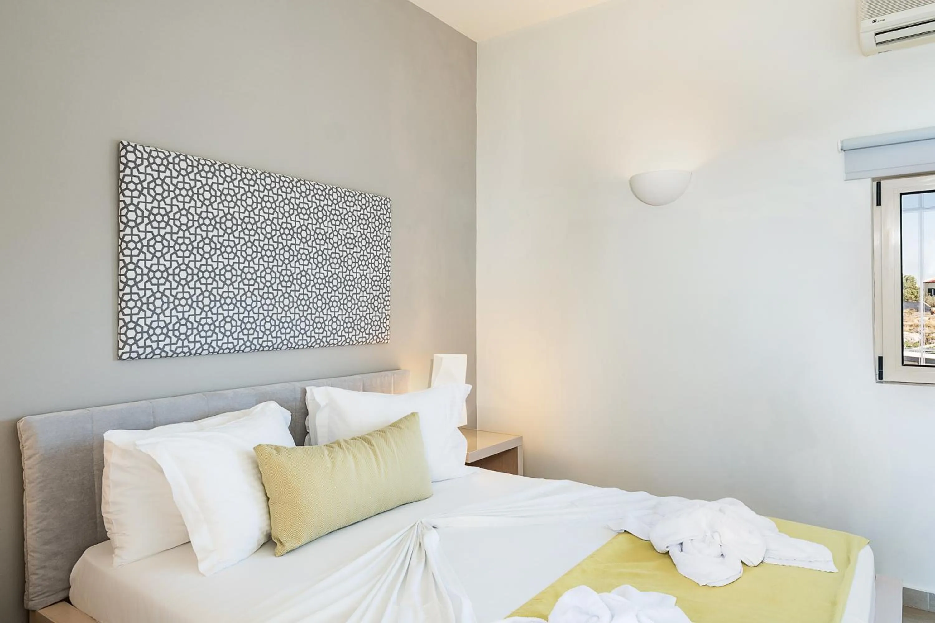 Bedroom, Bed in Kavos Hotel & Suites