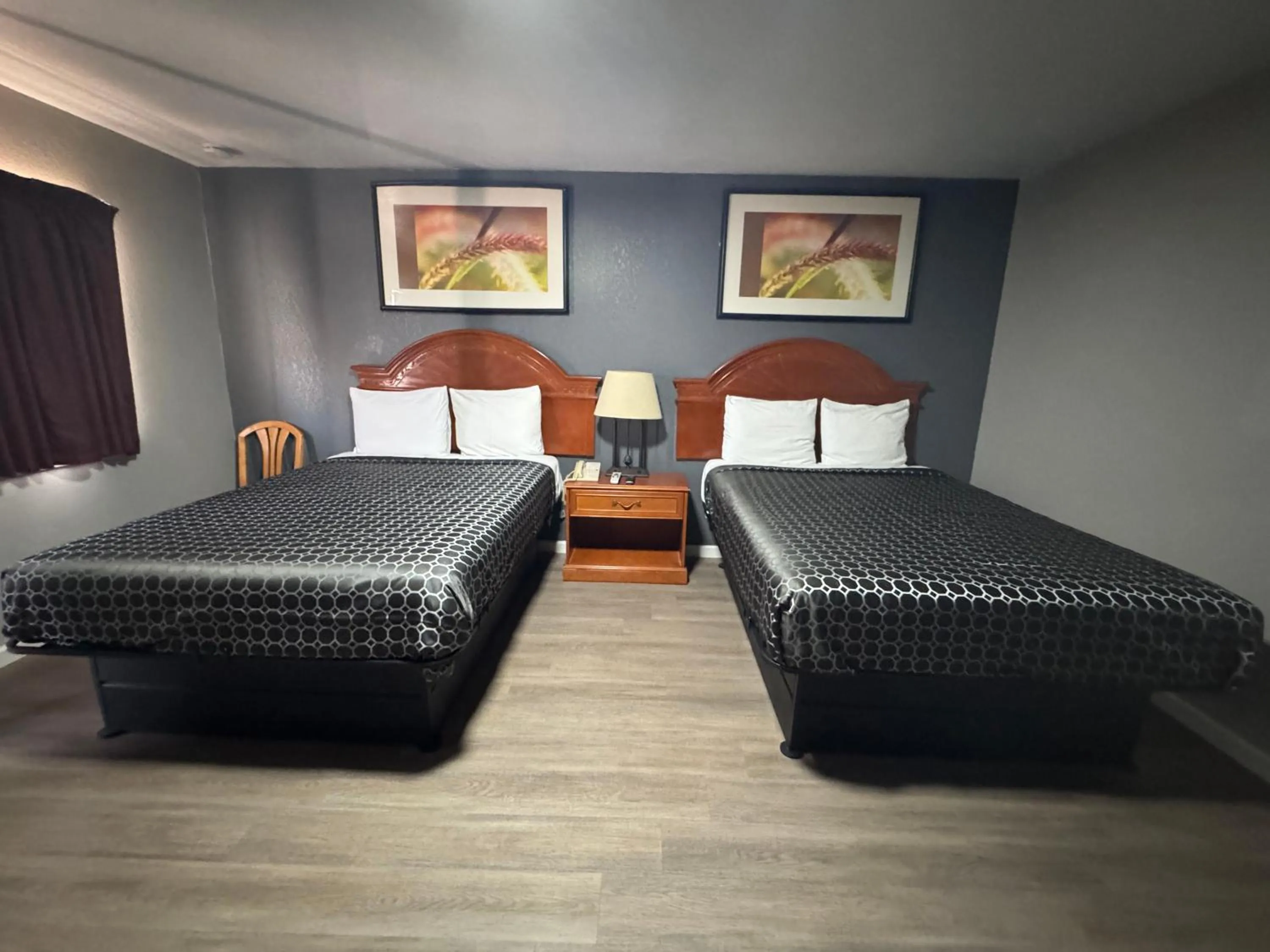 Bed in Hickman’s Motel