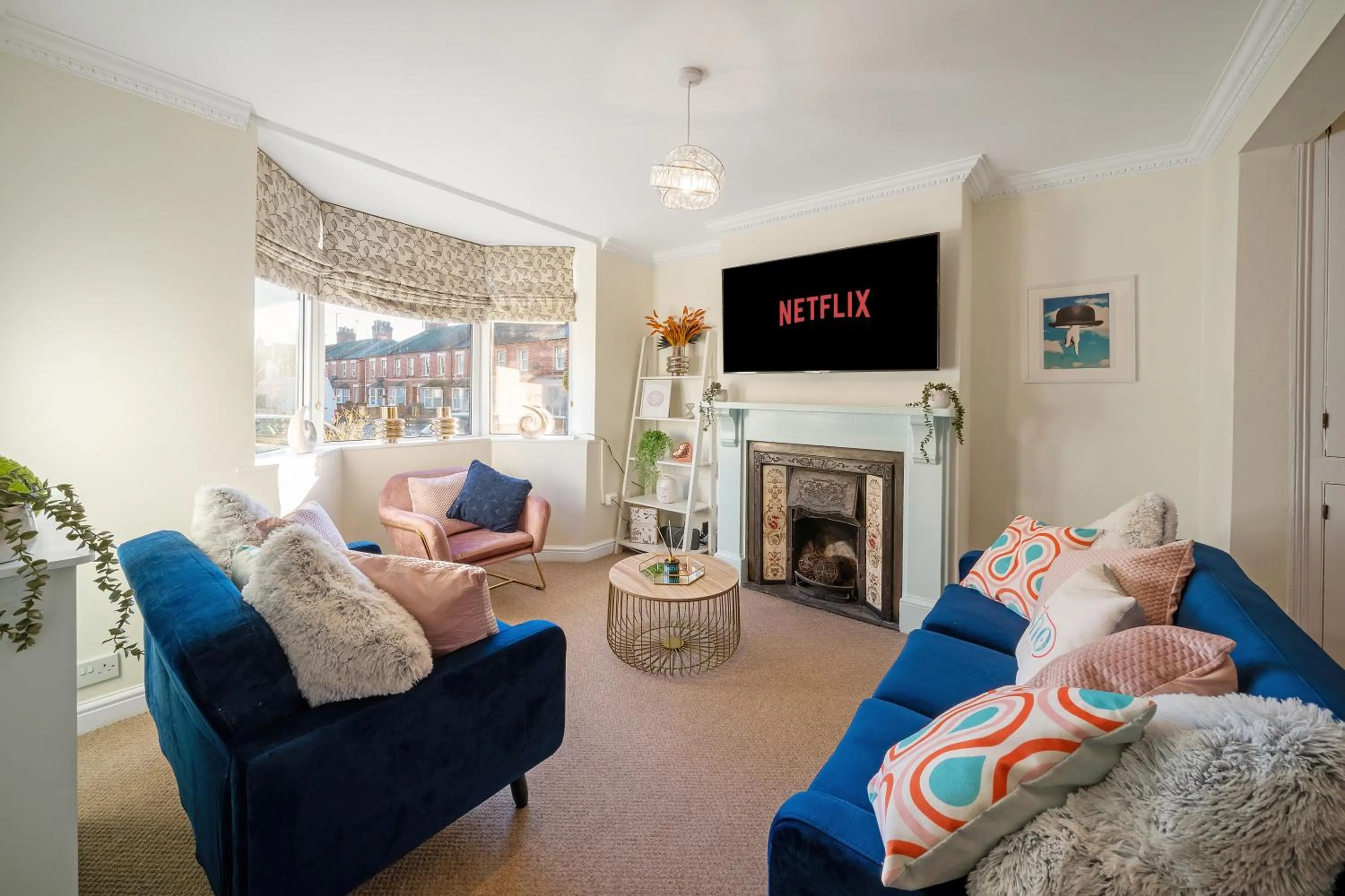 Cotswolds - 3 bed house, with Garden, WiFi - Esho Stays