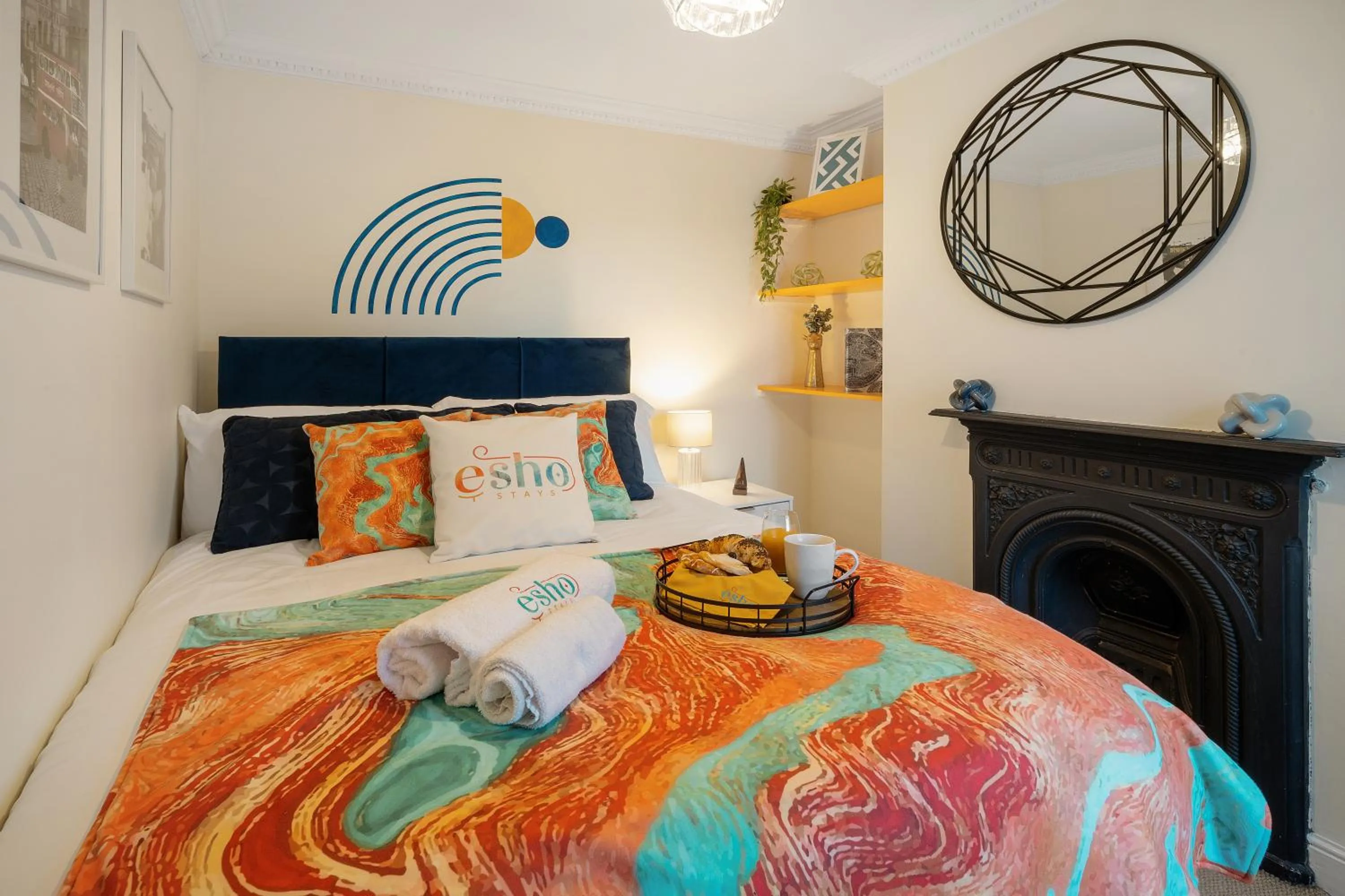 Cotswolds - 3 bed house, with Garden, WiFi - Esho Stays