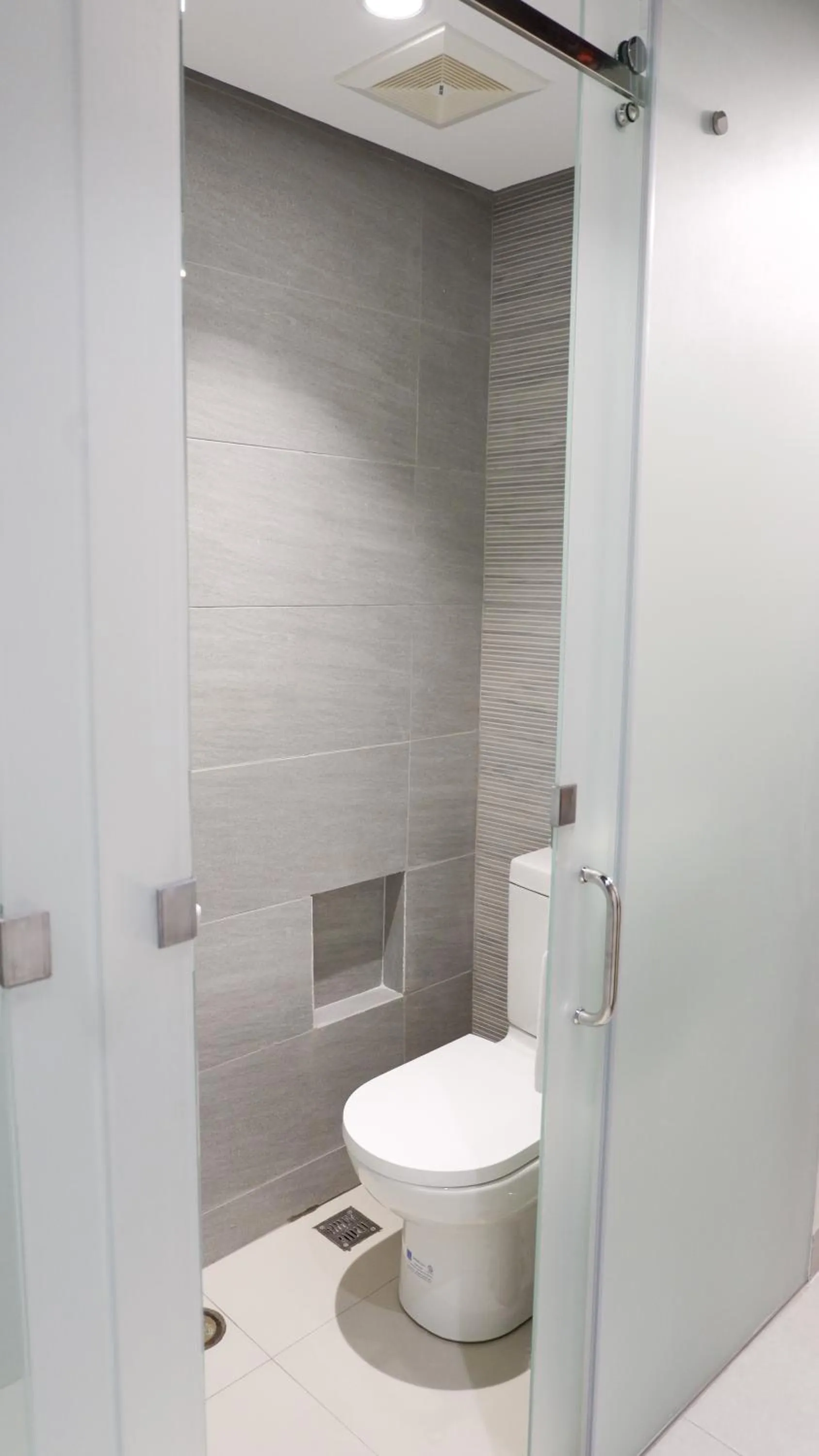 Toilet in The Grid Co-Living Managed by HII