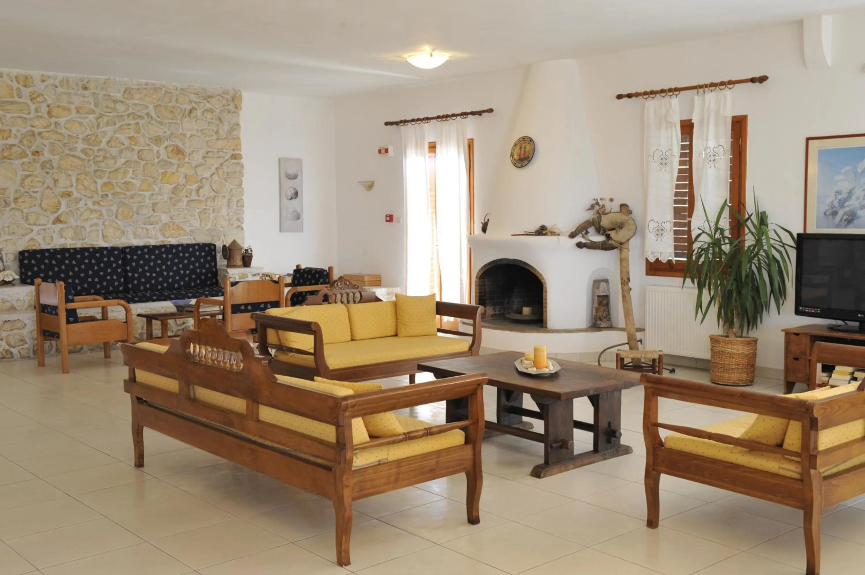 Living room in Eri Hotel