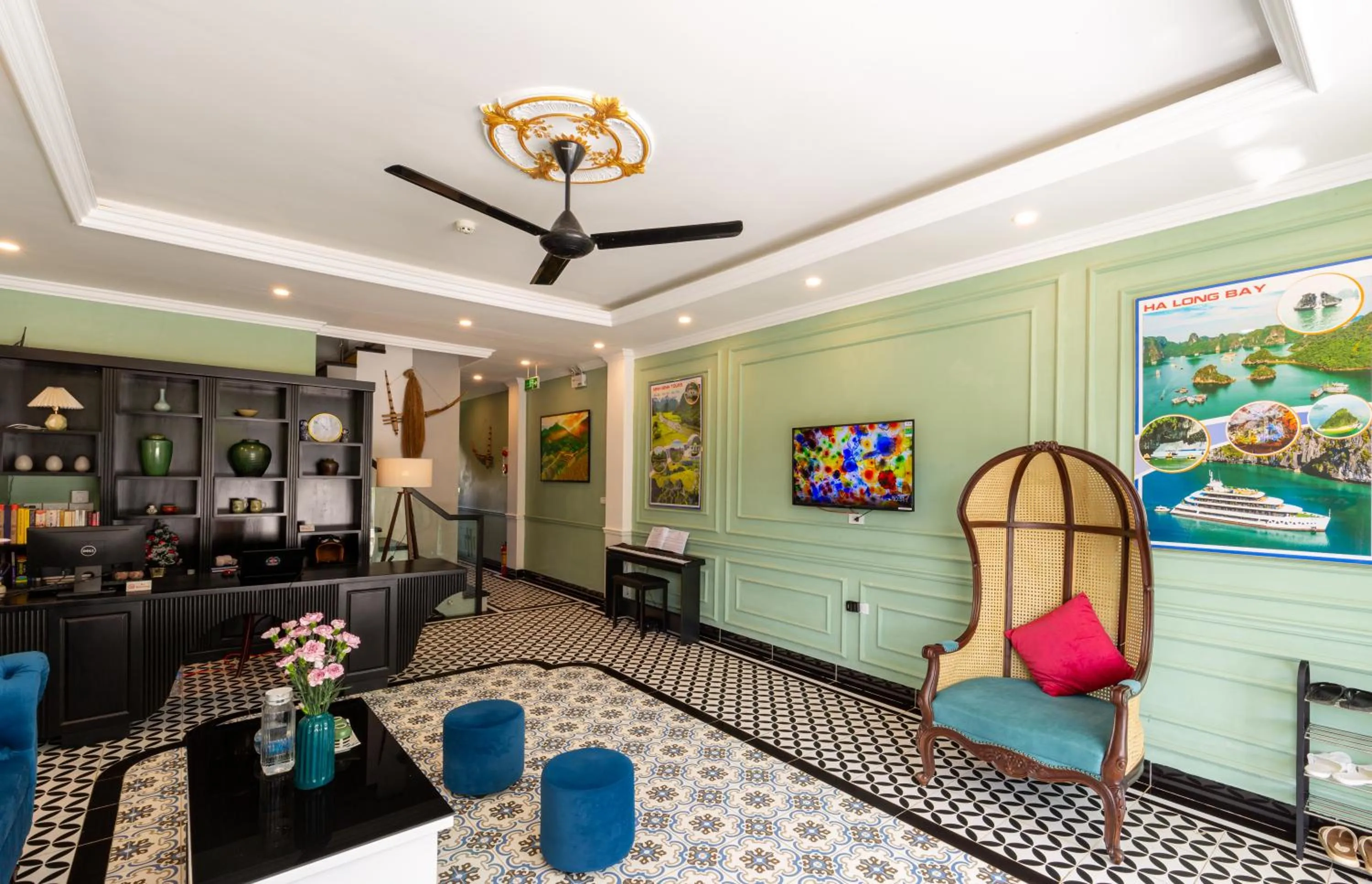 Communal lounge/ TV room in THE 1903 Sapa